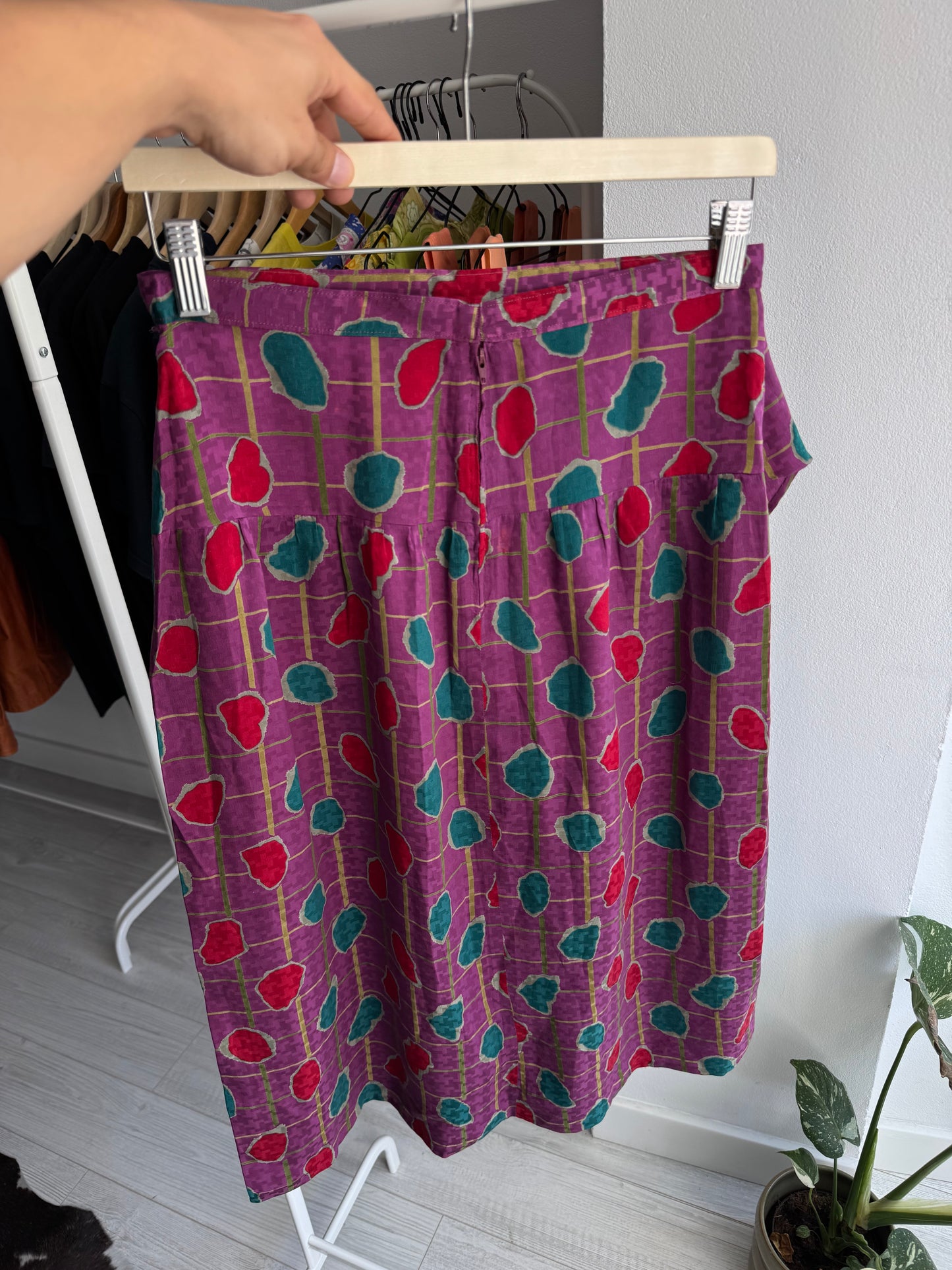 ☀️ Fustă Vintage cu Print și Detaliu Eșarfă – Approx. M Damă