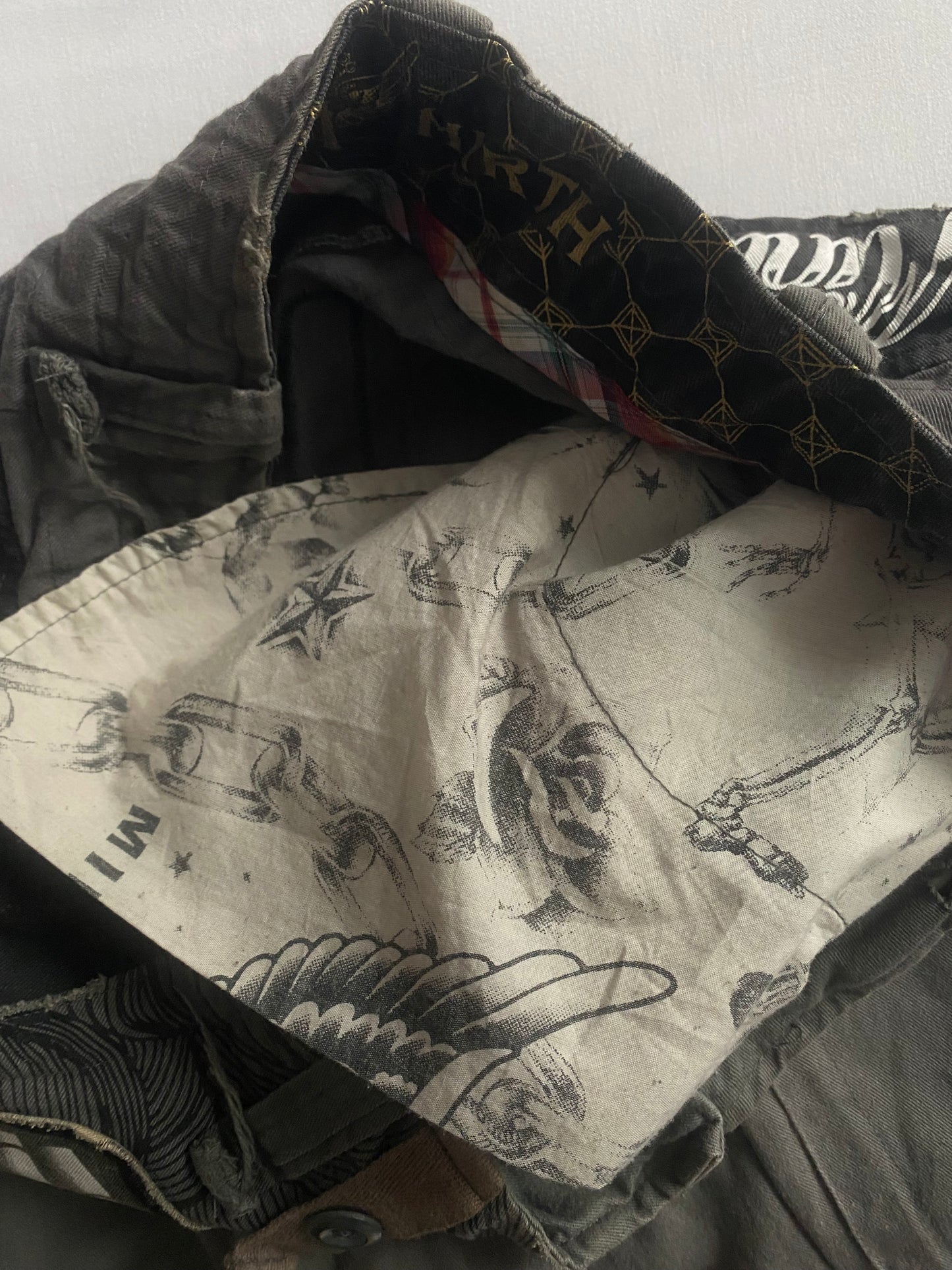 Pantaloni scurți cargo Y2K cu imprimeu original, mărimea US 34 🎨