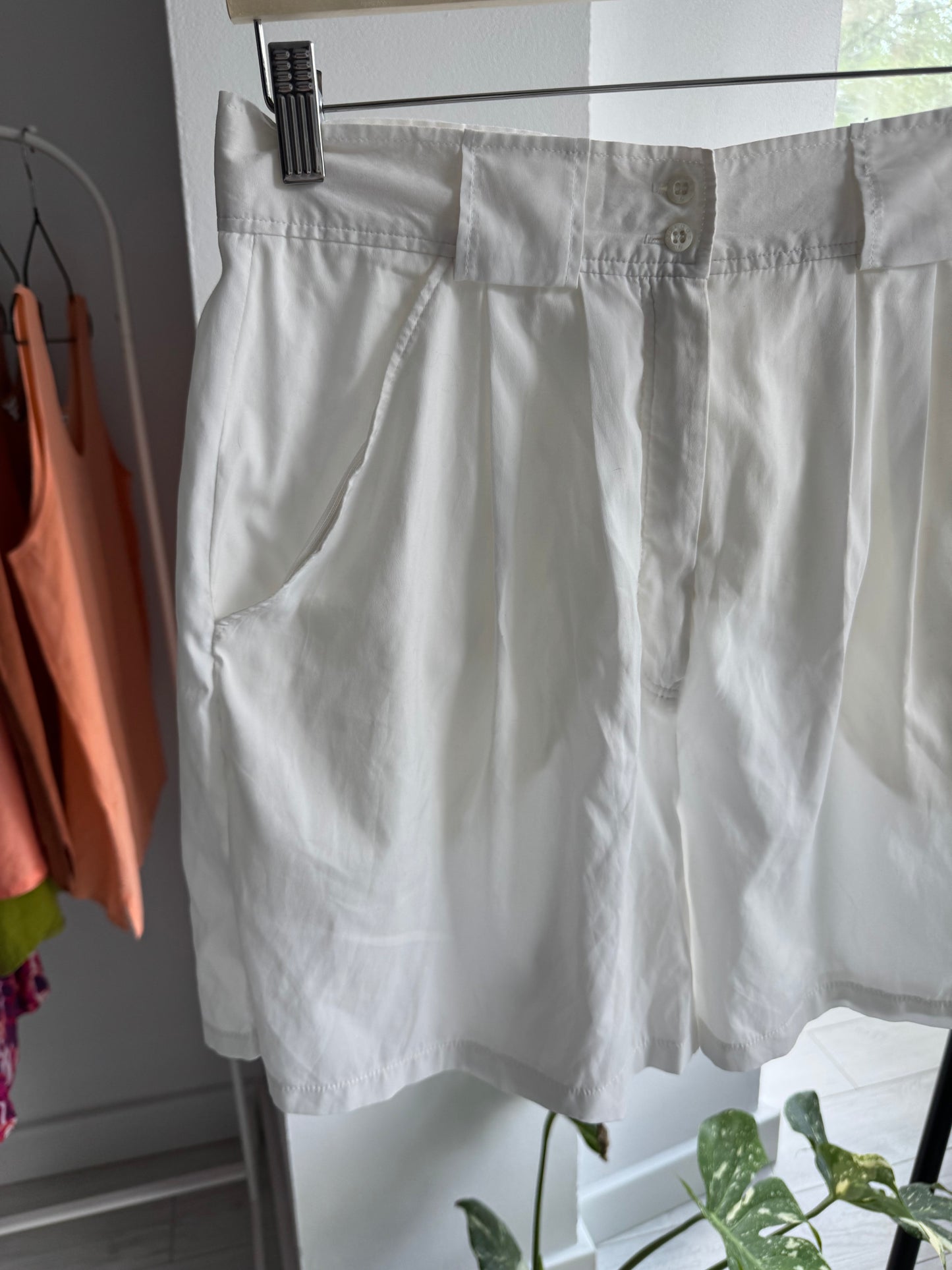 🎾 Vintage Adidas Pantaloni Scurți Plisați Albi – EU 40 | M/L Femei