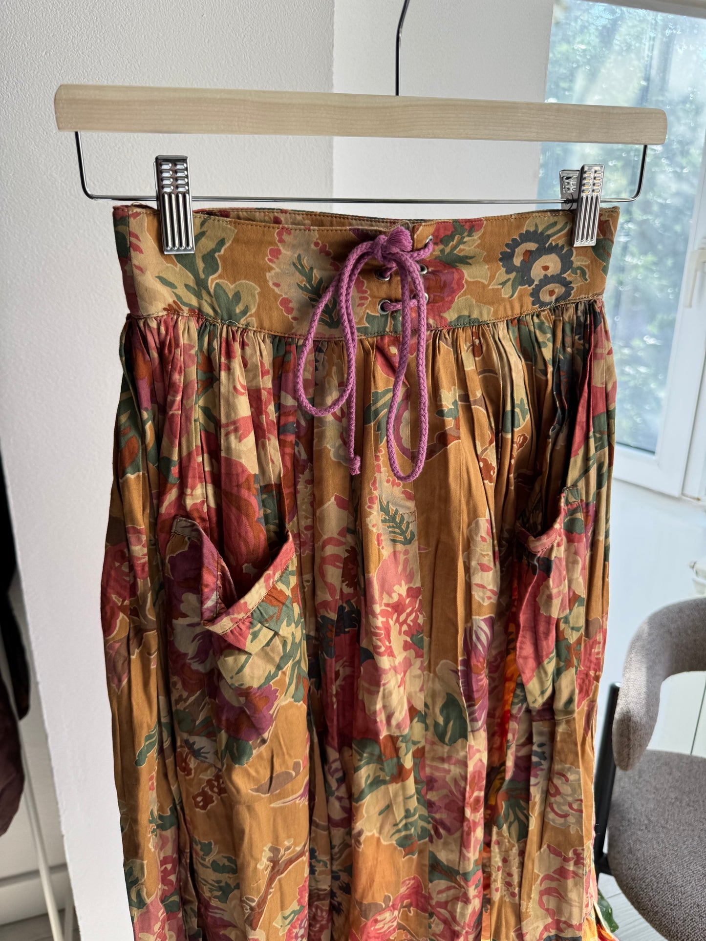 🌸 Fustă Vintage Floral Printed cu Buzunare – EU 36 (XS/S Damă) – Made in Italy