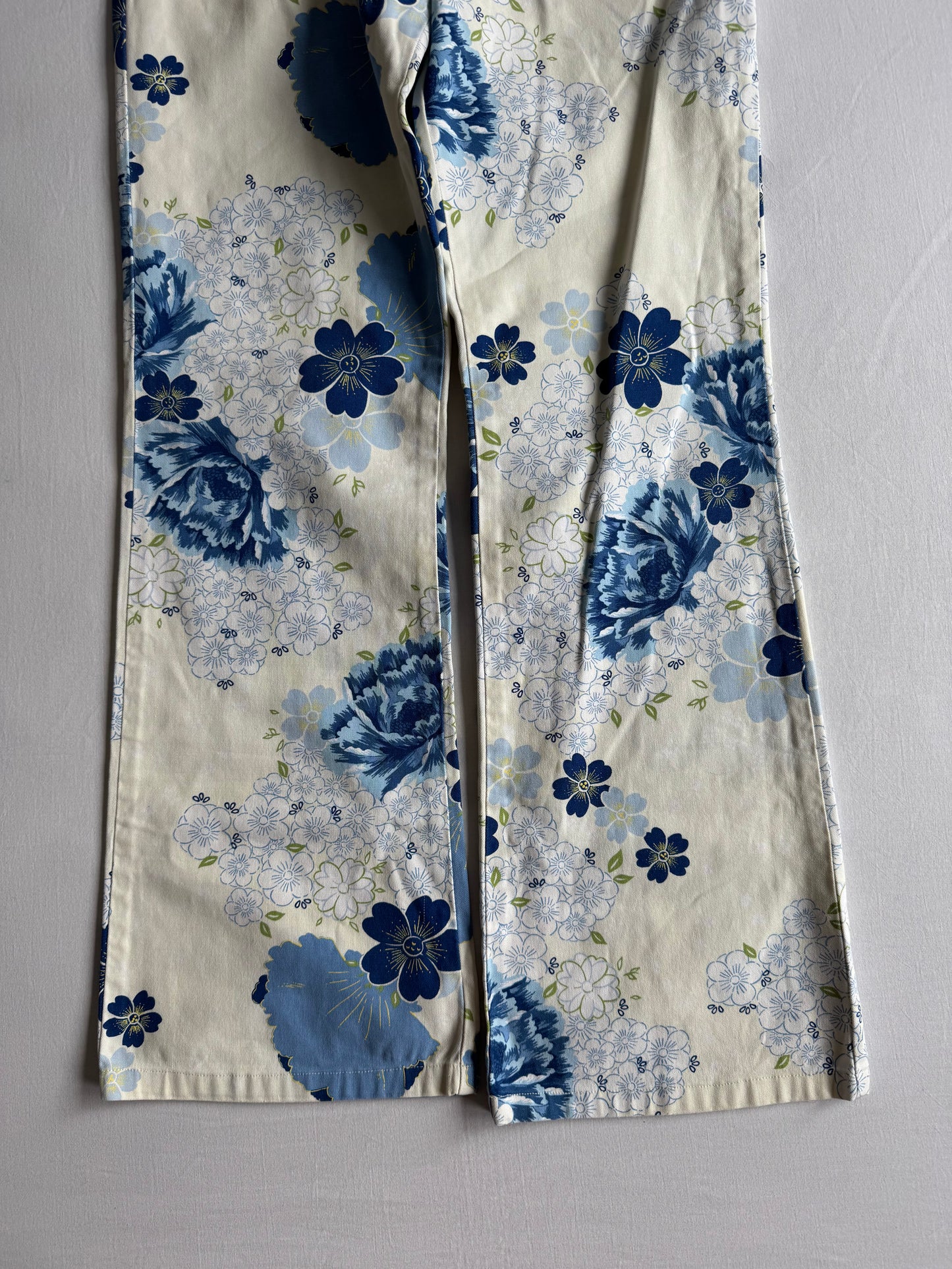 🌼 Pantaloni Y2K Damă Benetton Bootcut cu Imprimeu Floral – S (IT 42)