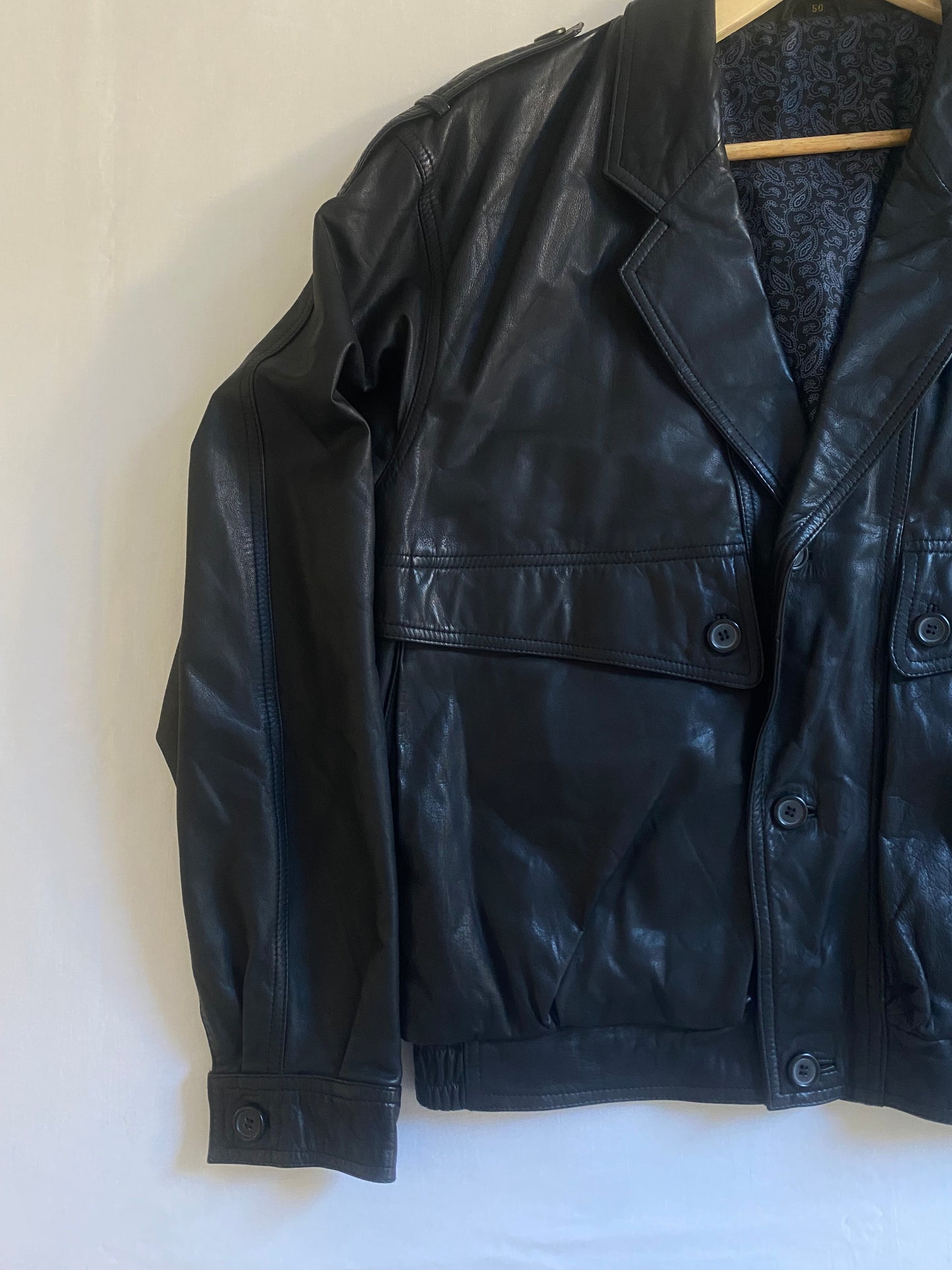 Geacă Vintage din Piele Neagră – Men’s L – Mărime 50