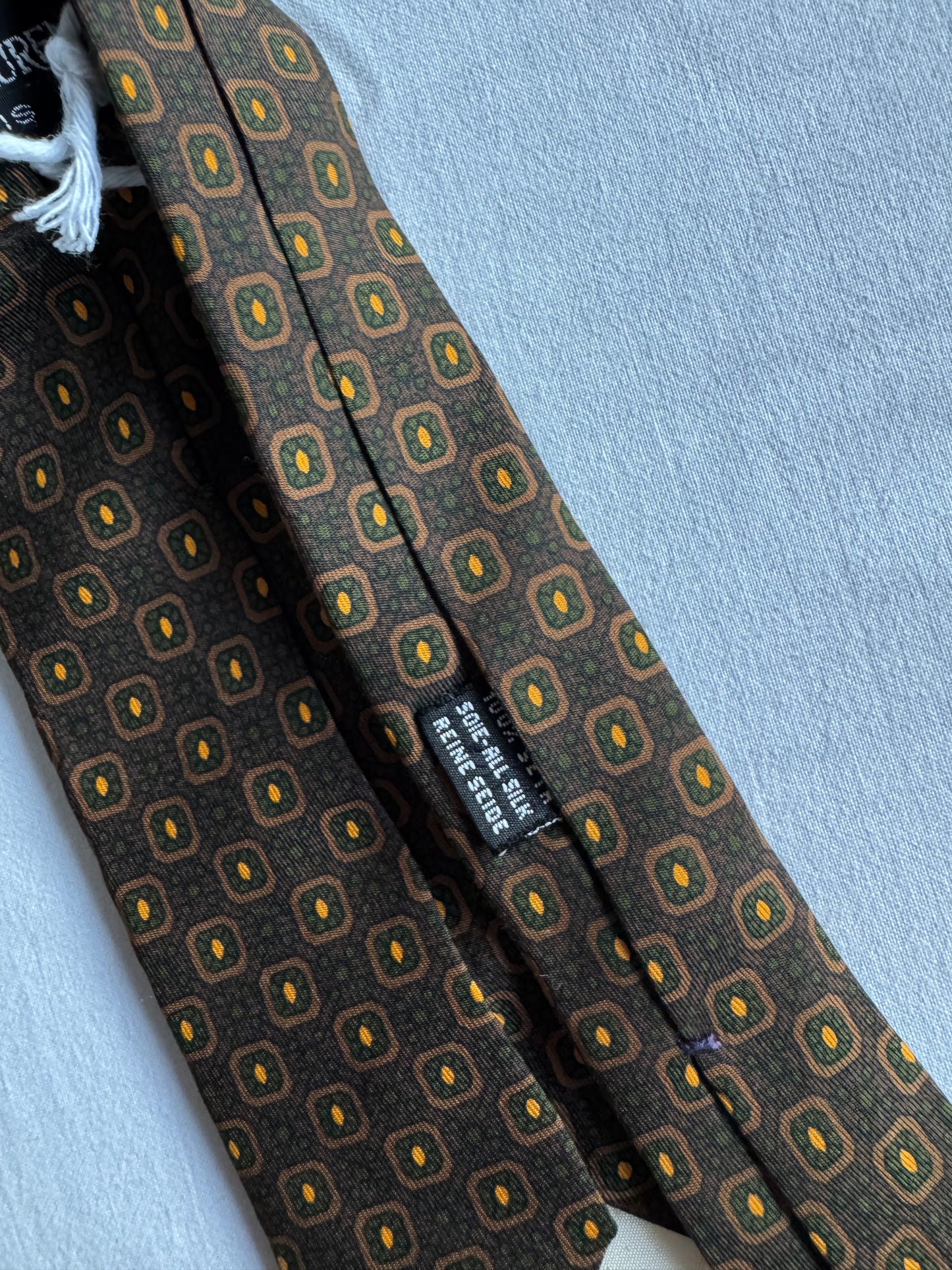 👔 Cravată Vintage Yves Saint Laurent din Mătase 100%