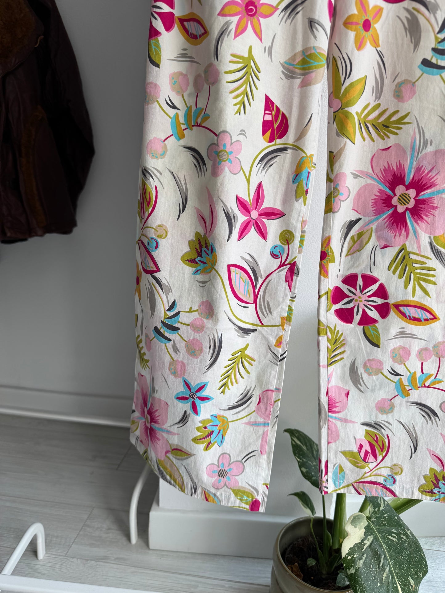 🌷 Pantaloni Y2K Floral Printed – L Damă – Made in Italy