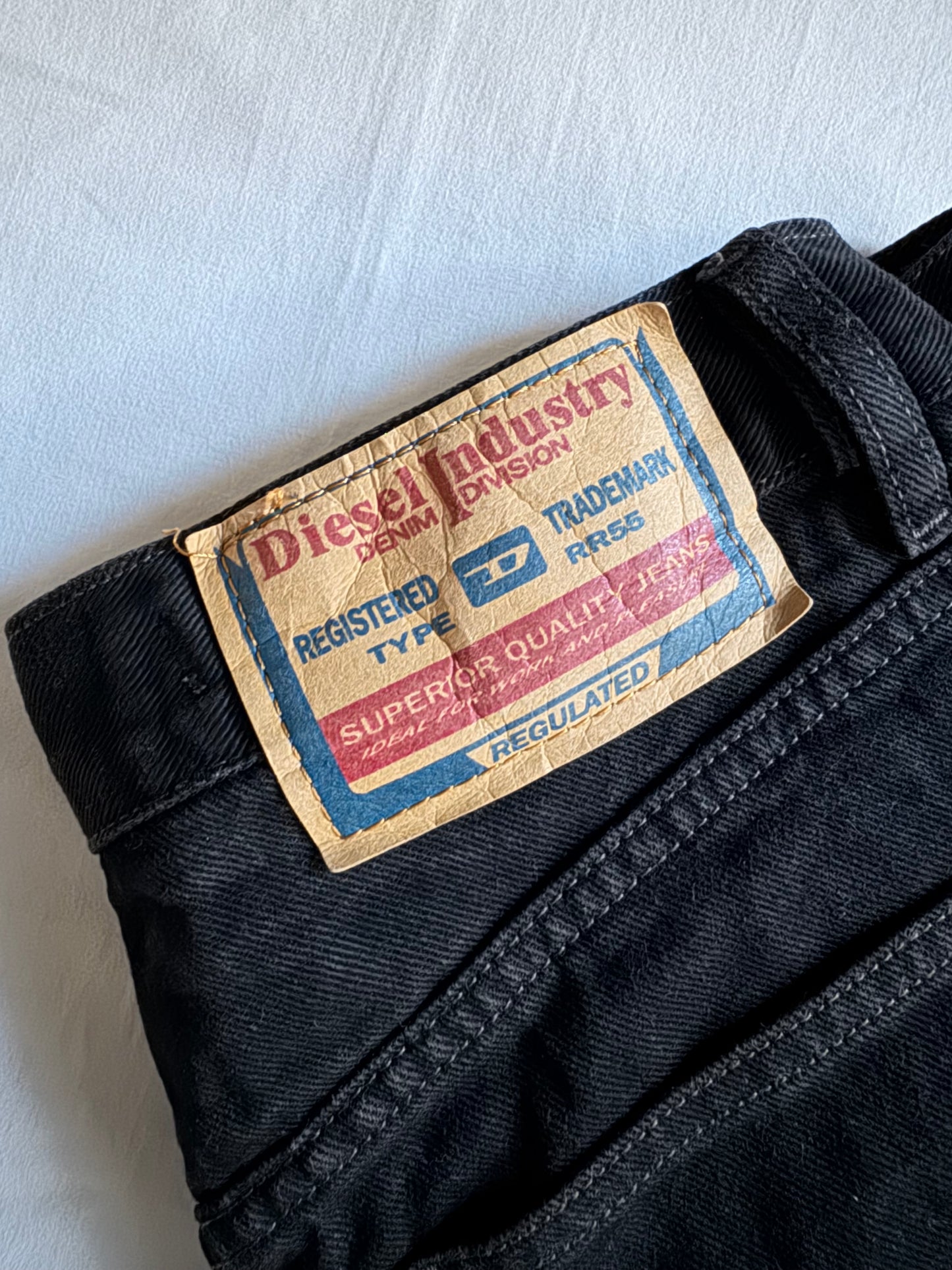 ☕️ Blugi vintage Diesel – Black – Made in Italy – mărimea US 34