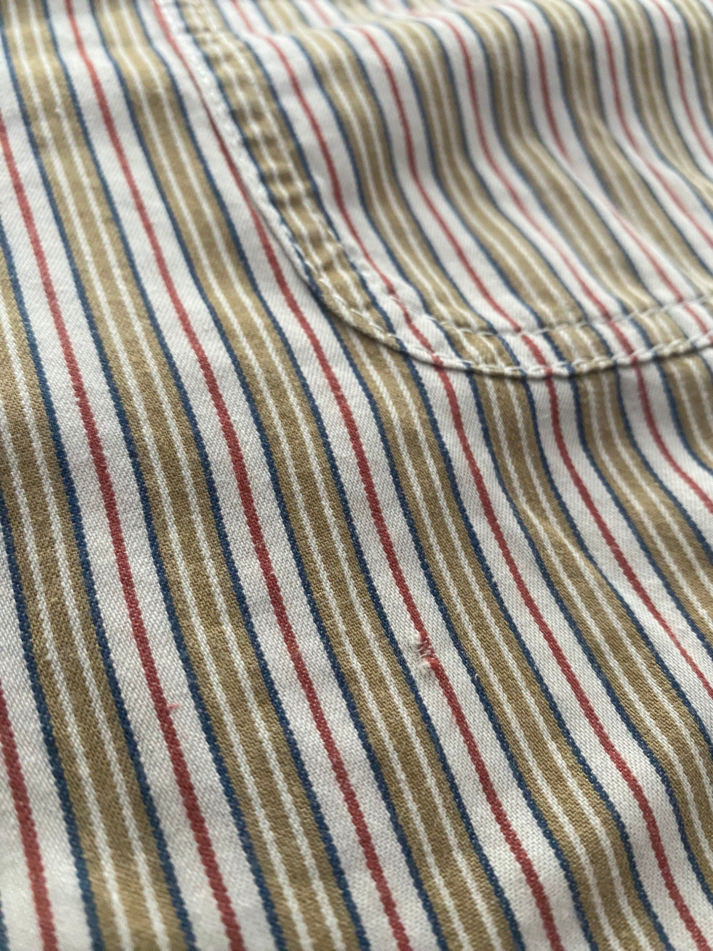 Cămașă Vintage Levi’s – Guler Mandarin, Dungi Fine, Mărime L Oversized