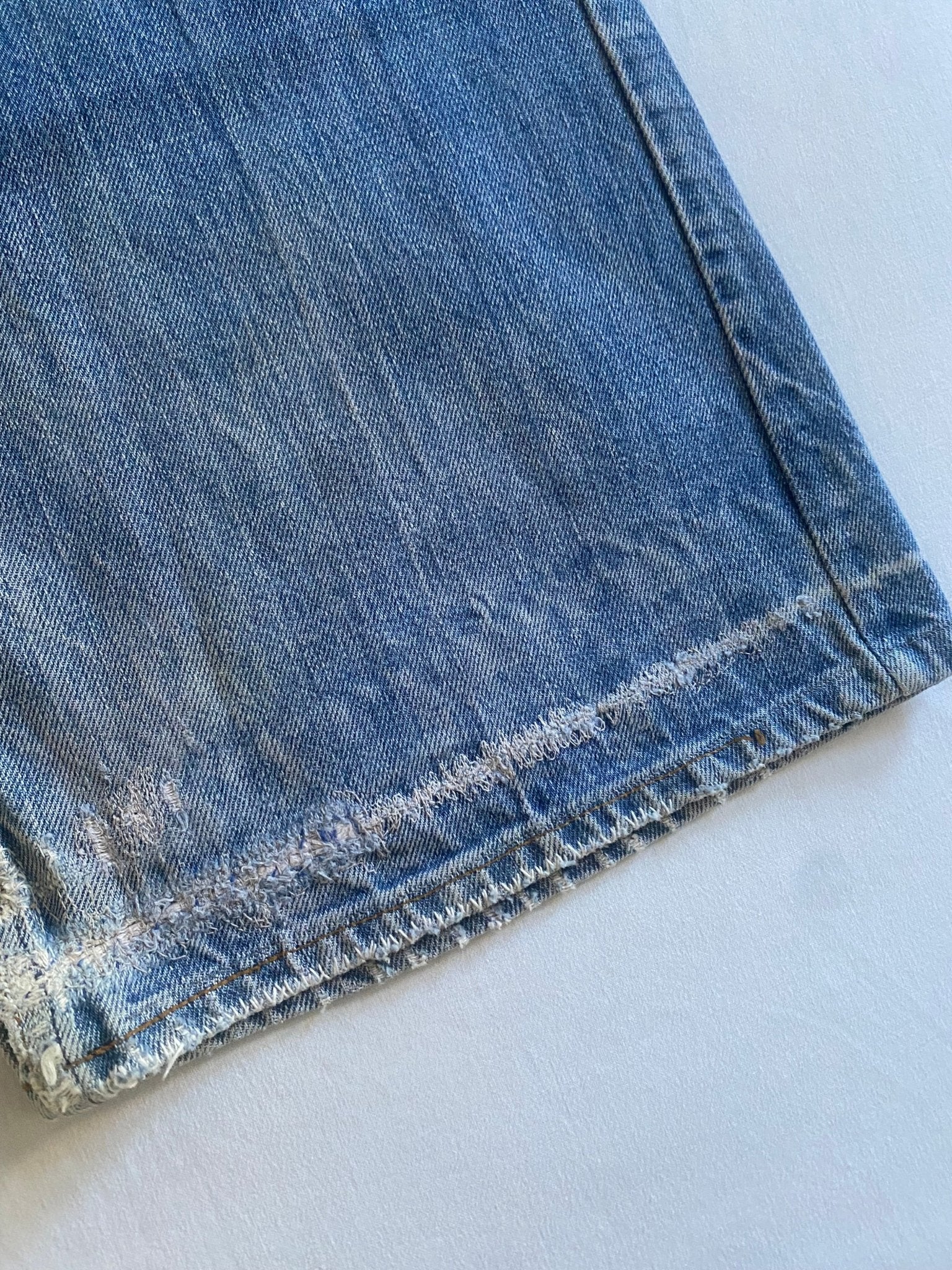 70's Vintage Levi's Orange Tab Light Wash Repaired Flared Jeans - anbracaminte
