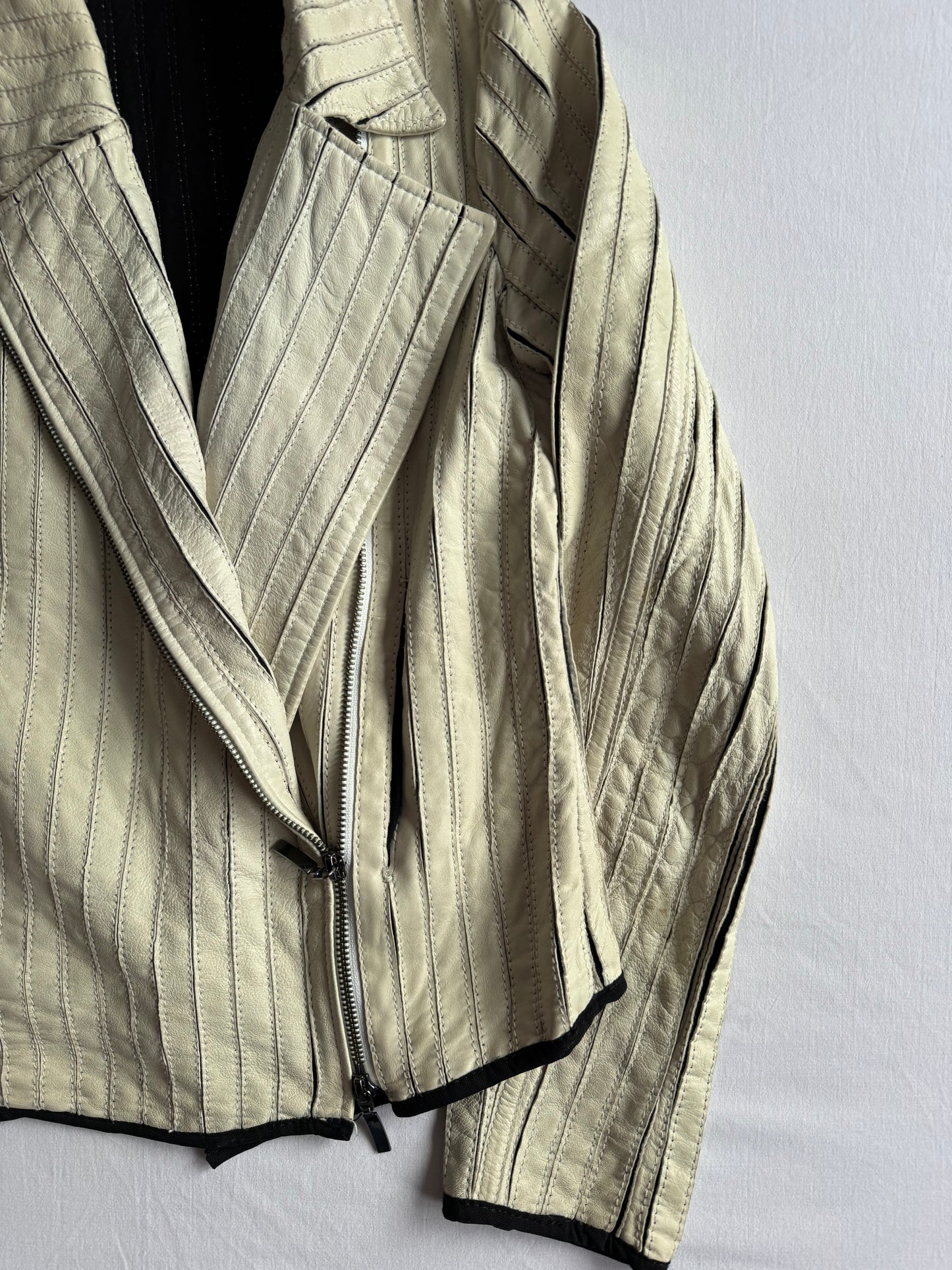 🏍️ Jachetă Biker Y2K Stefanel din Piele de Oaie Alb Natur – EU 36 (S Damă)