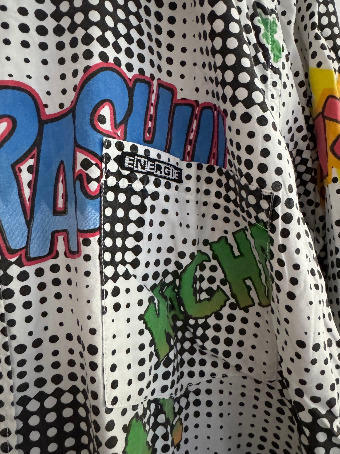 👕 Cămașă Energie cu imprimeu all-over alb-negru – Mărimea L – Made in Italy