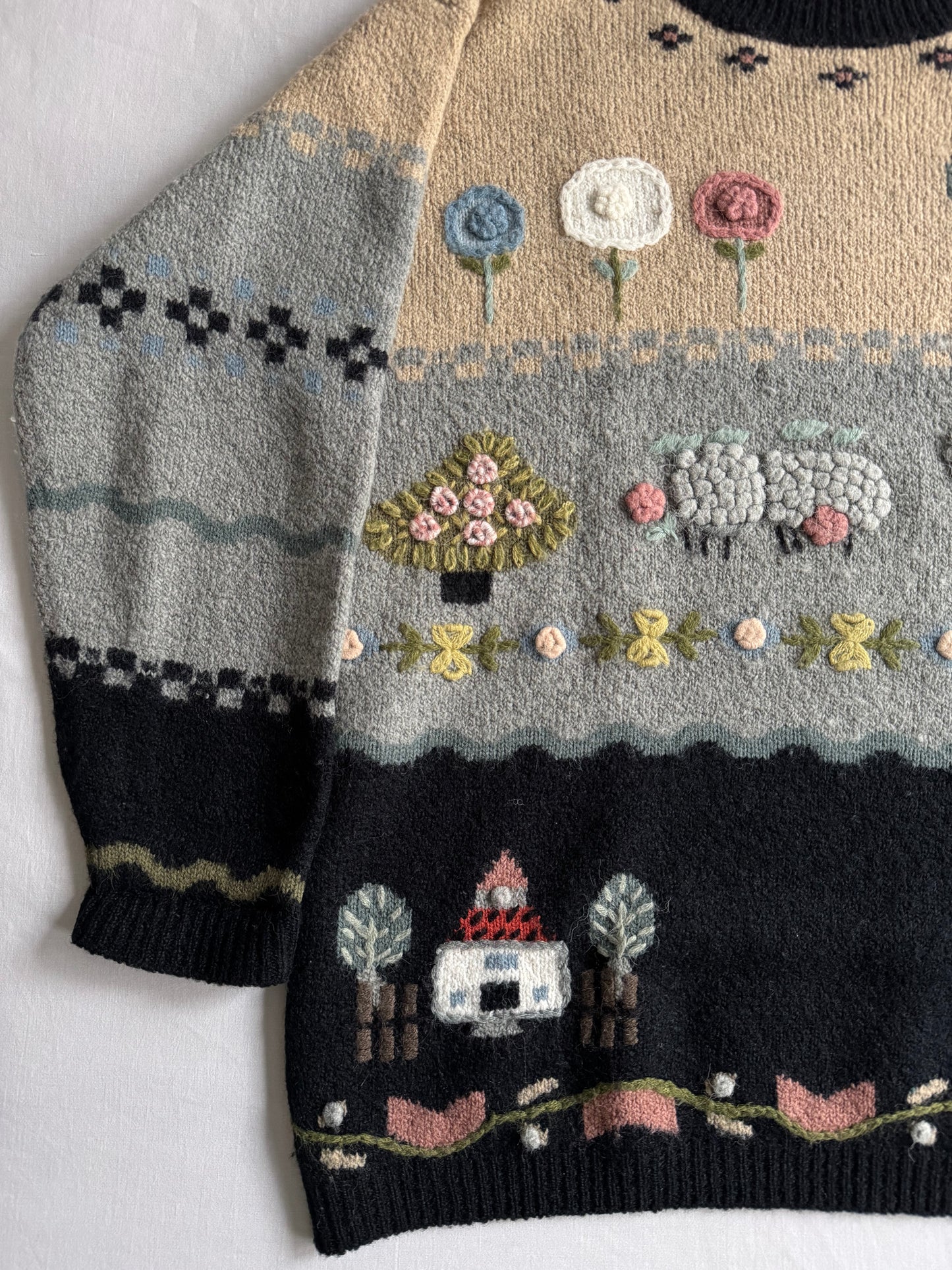 🏡 Pulover vintage brodat – mărimea M femei