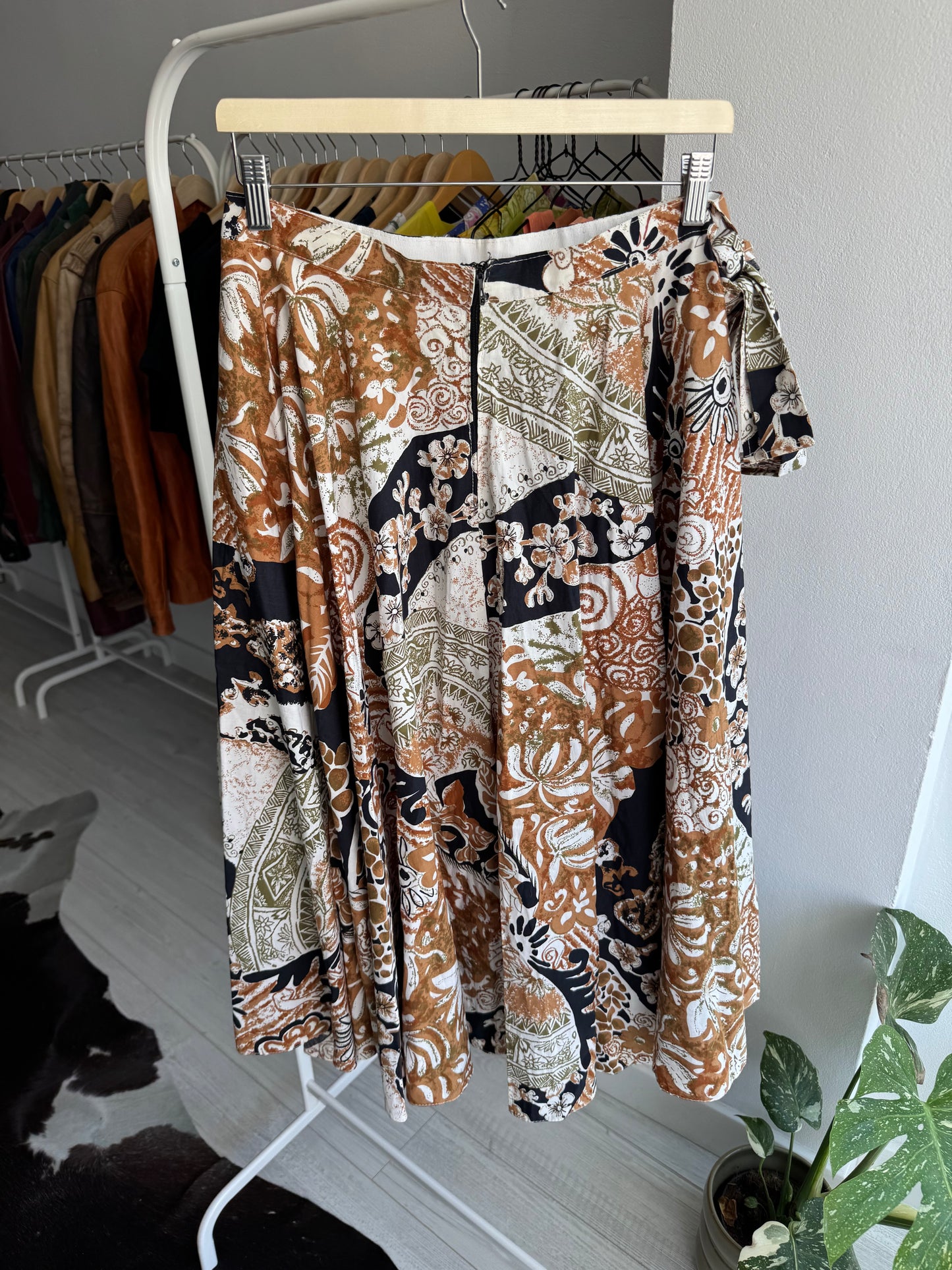 ☀️ Fustă Vintage cu Print și Eșarfă în Talie – Approx. M Damă