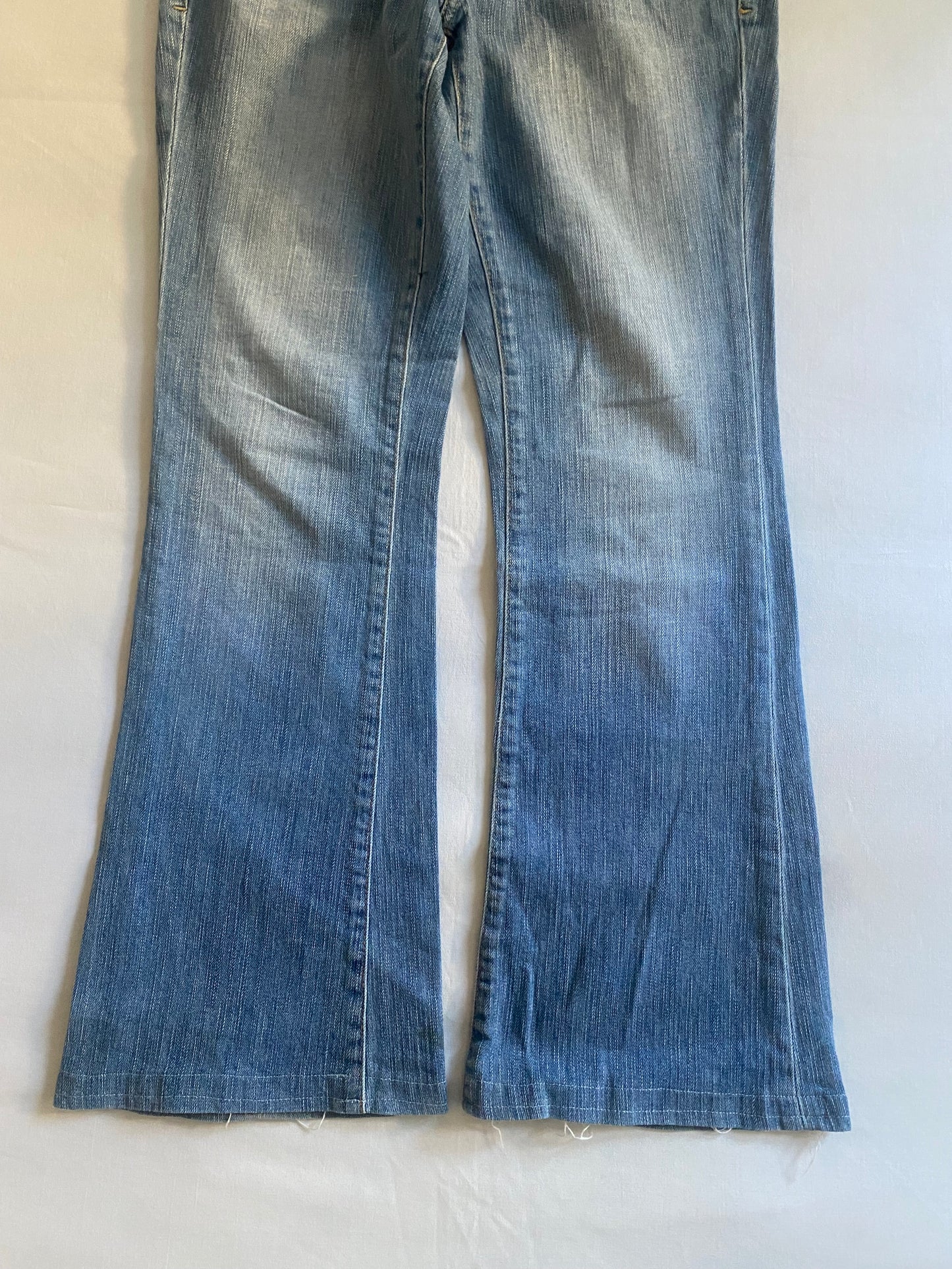 Jeans Y2K Guess – Flared – Made in Mexico – Mărime US 29 (≈ EU 38)