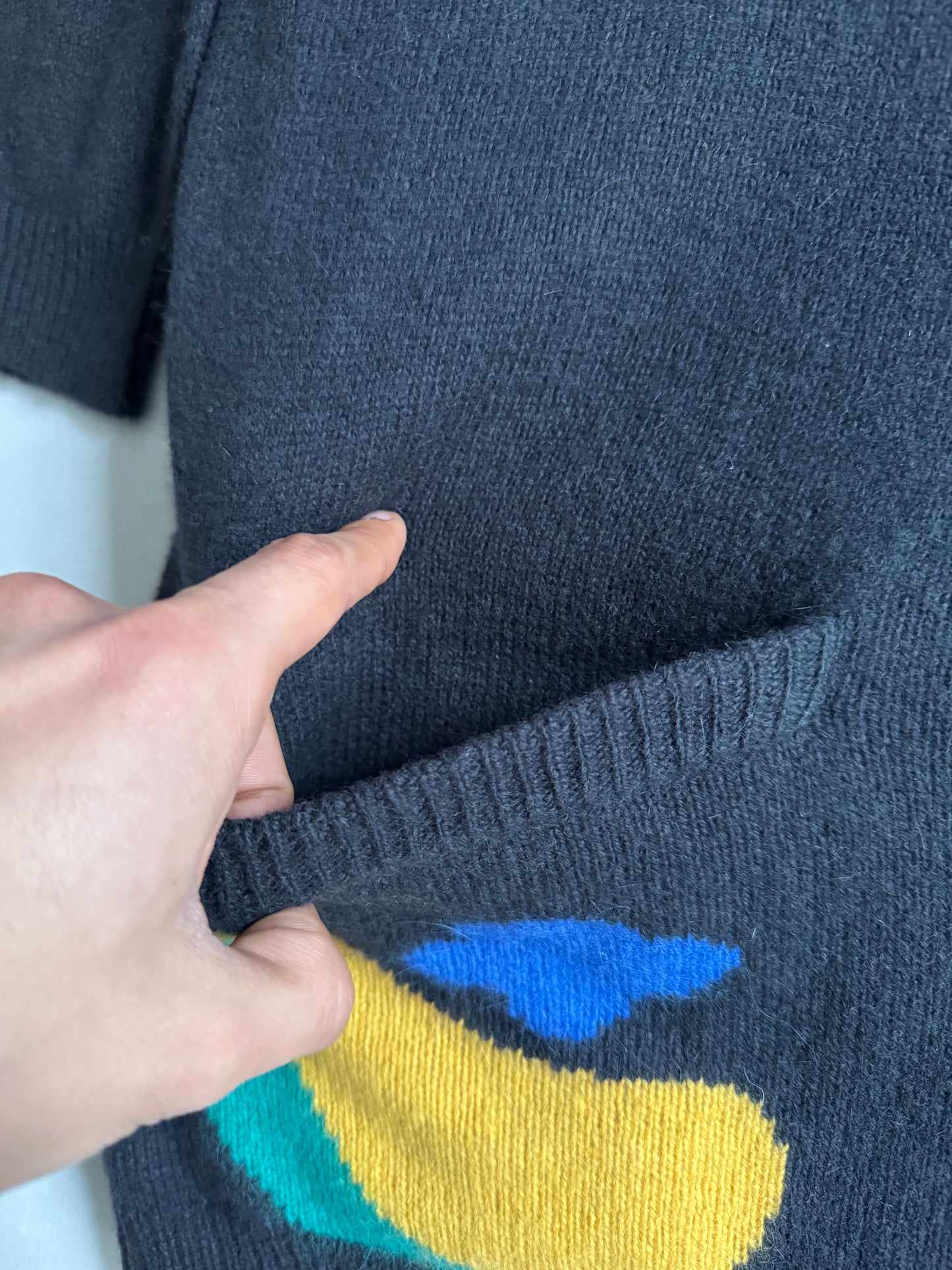 🌌 🧶 Pulover Lung Vintage cu Umeri Structurați – Print Abstract – Mărime M/L