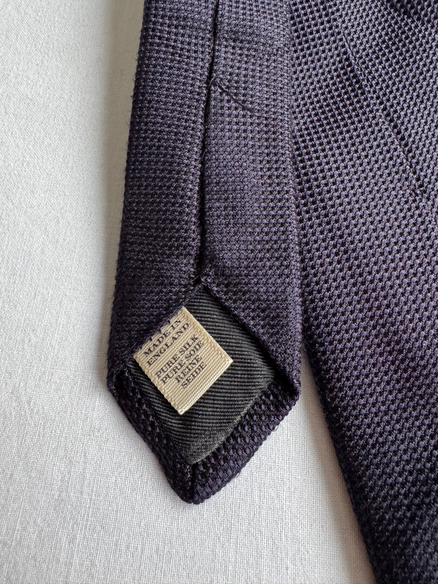 🐎 👔 Cravată Vintage Burberry Bleumarin din Mătase – Handmade in England