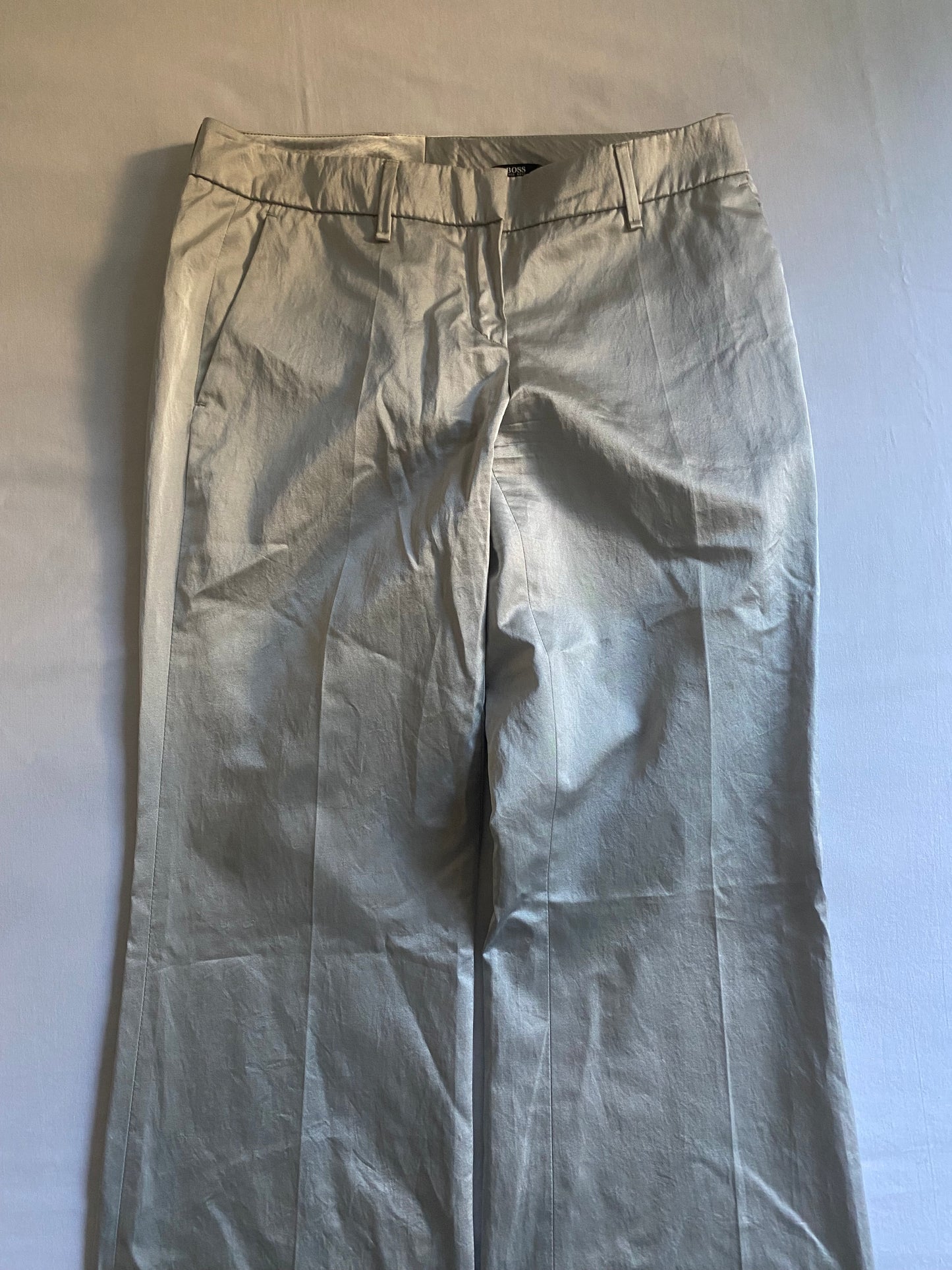 Pantaloni Hugo Boss – Argintii – Flared – Mărime EU 40 (Femei M-L)