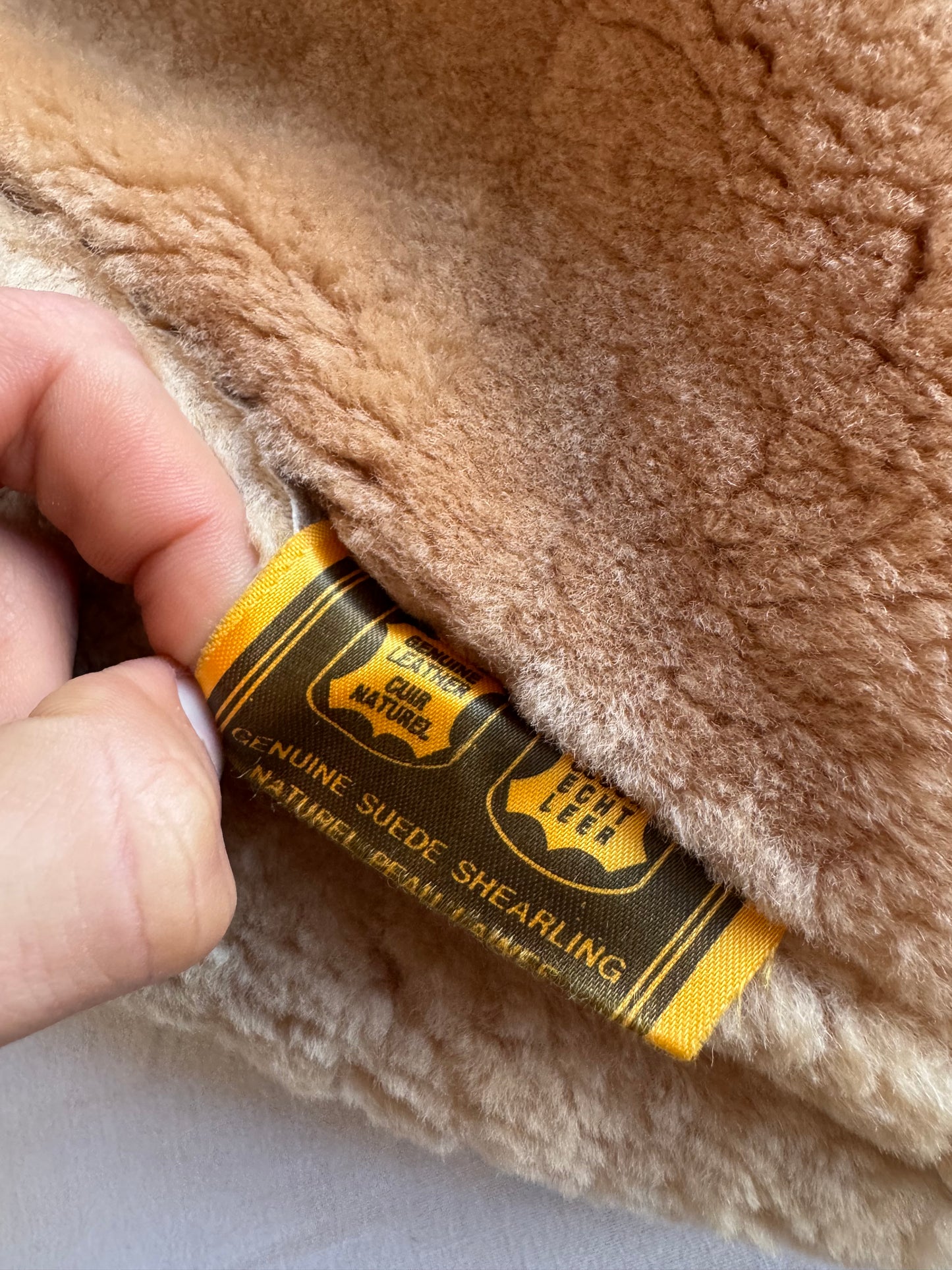 🐑 Geacă Vintage din Shearling Natural Maro Deschis – M (Cropped Bomber Fit)