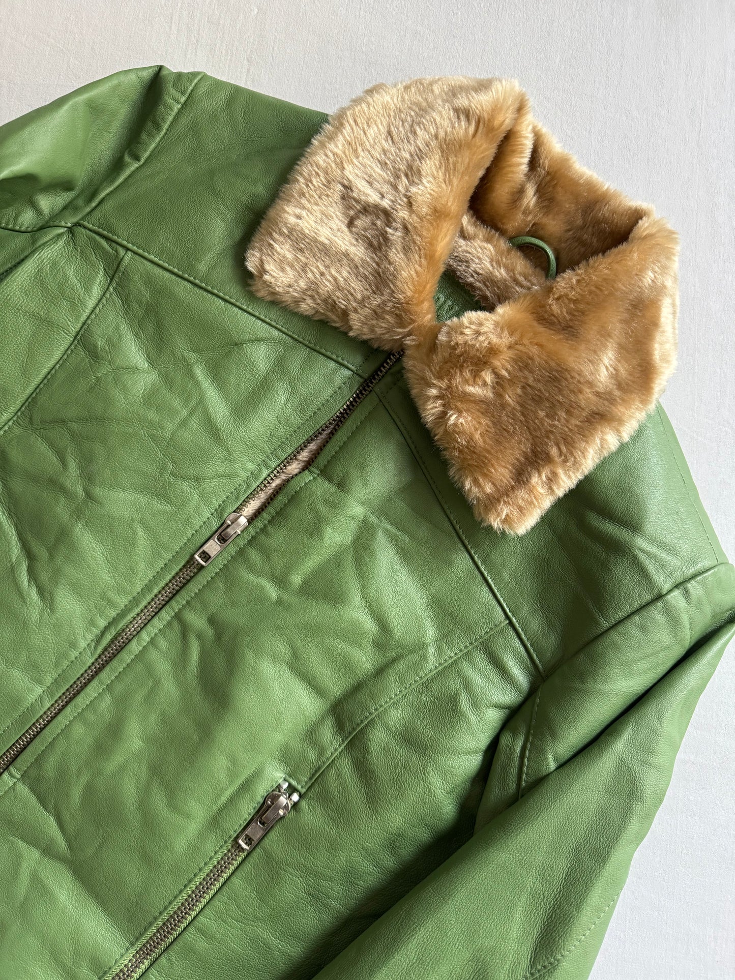 🍃 Geacă Y2K din piele verde cu guler shearling artificial – mărimea L femei