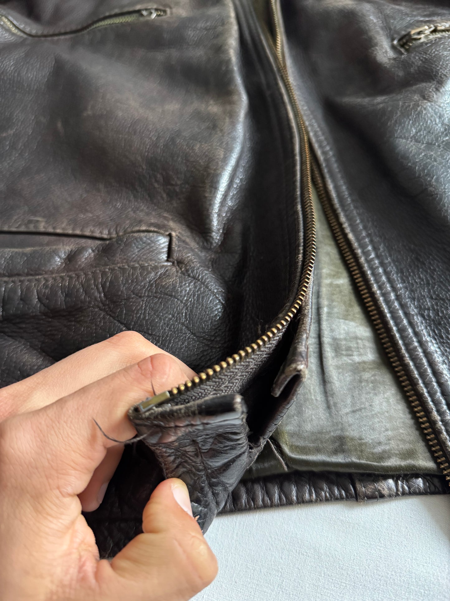 🧥 Geacă Vintage din Piele Groasă – Mărime Men’s XL