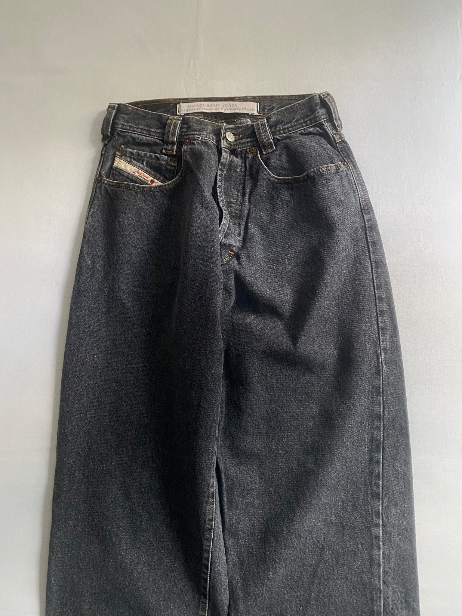 90’s Diesel Saddler Washed Black – Dark Grey Jeans – Made in Italy – Balloon Fit - anbracaminte