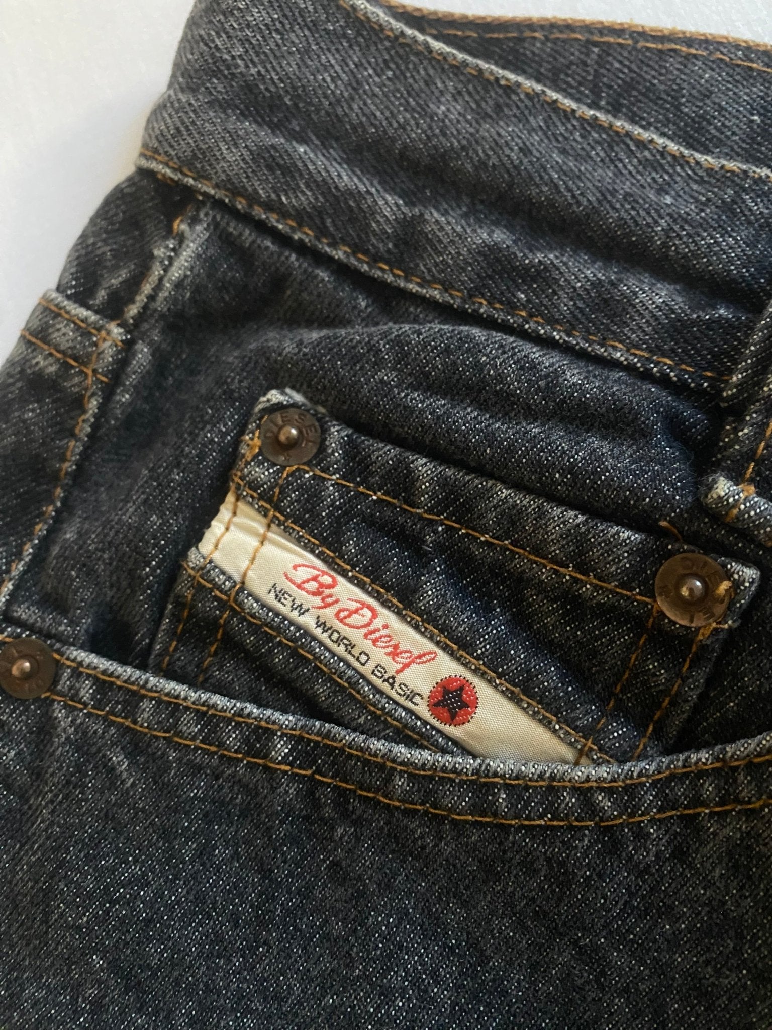 90's Vintage Diesel Dark Grey Balloon Jeans - anbracaminte