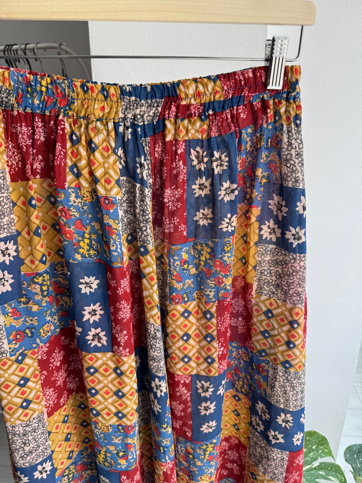 ☀️ Fustă Vintage Mesh Floral – Approx. XS–S Damă