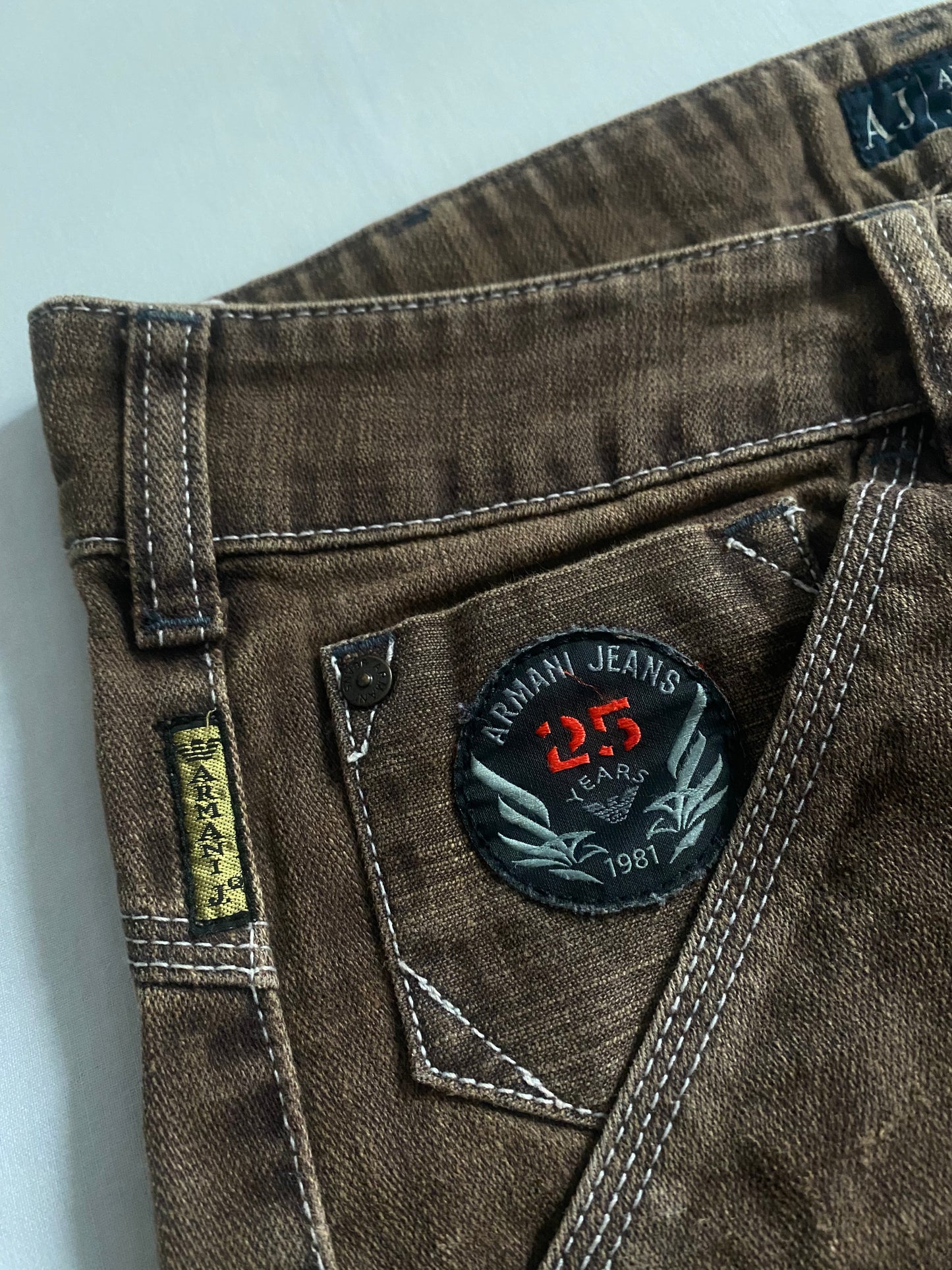 Jeans Armani Jeans washed maro, mărimea 30 🇮🇹👖