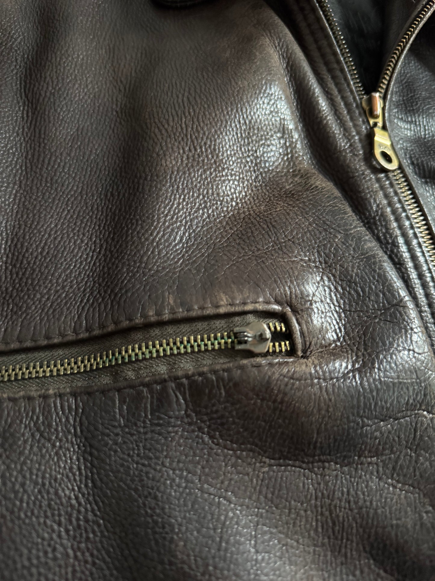 🧥 Geacă Vintage din Piele Groasă – Mărime Men’s XL