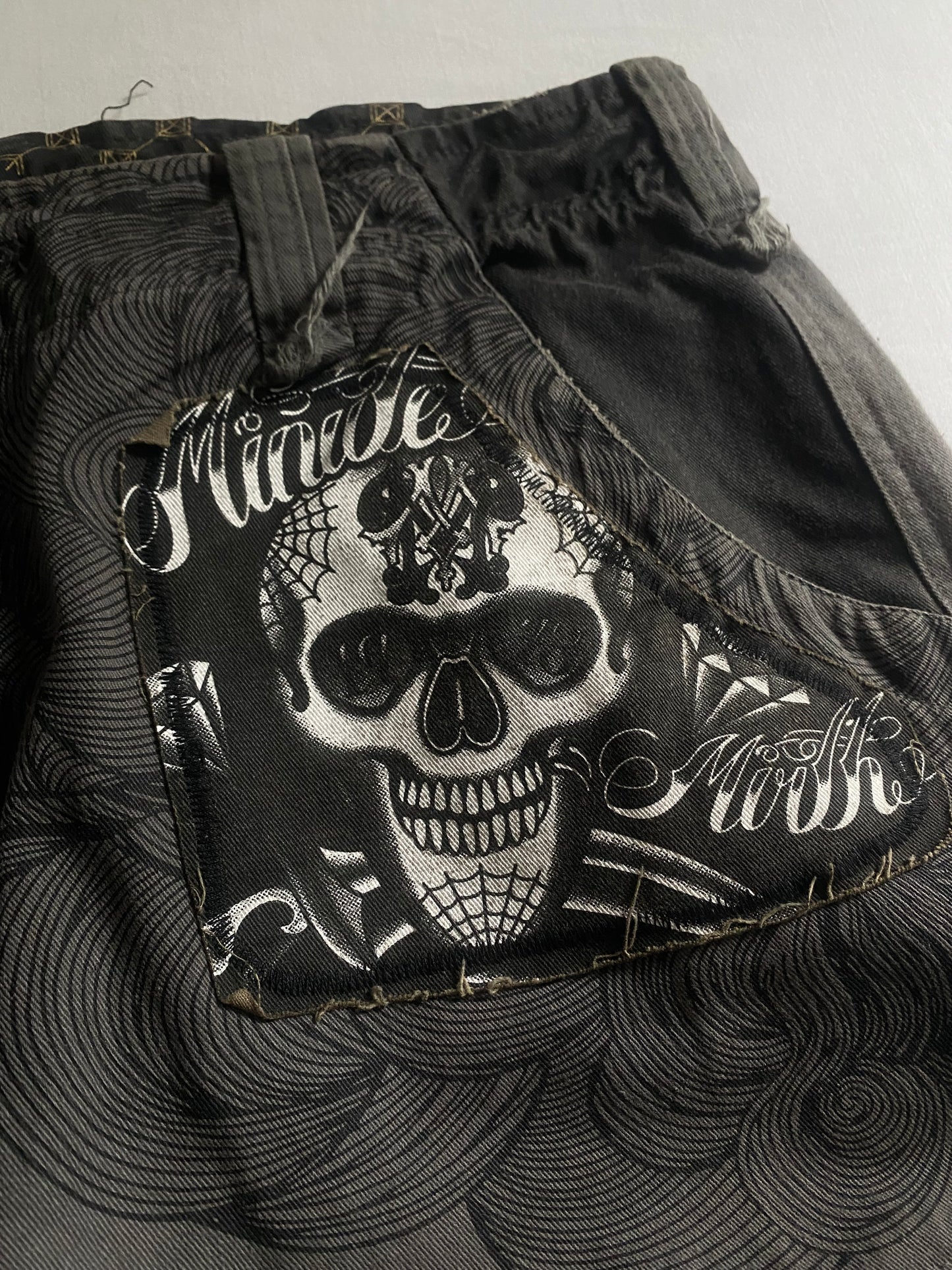 Pantaloni scurți cargo Y2K cu imprimeu original, mărimea US 34 🎨