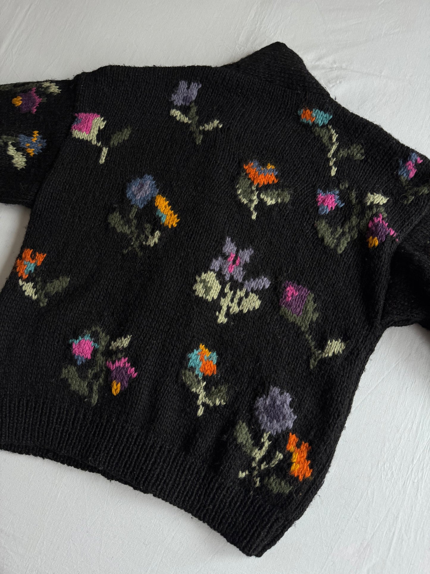 🌼 Cardigan Vintage Damă Negru din Lână cu Broderie Florală – aprox. L