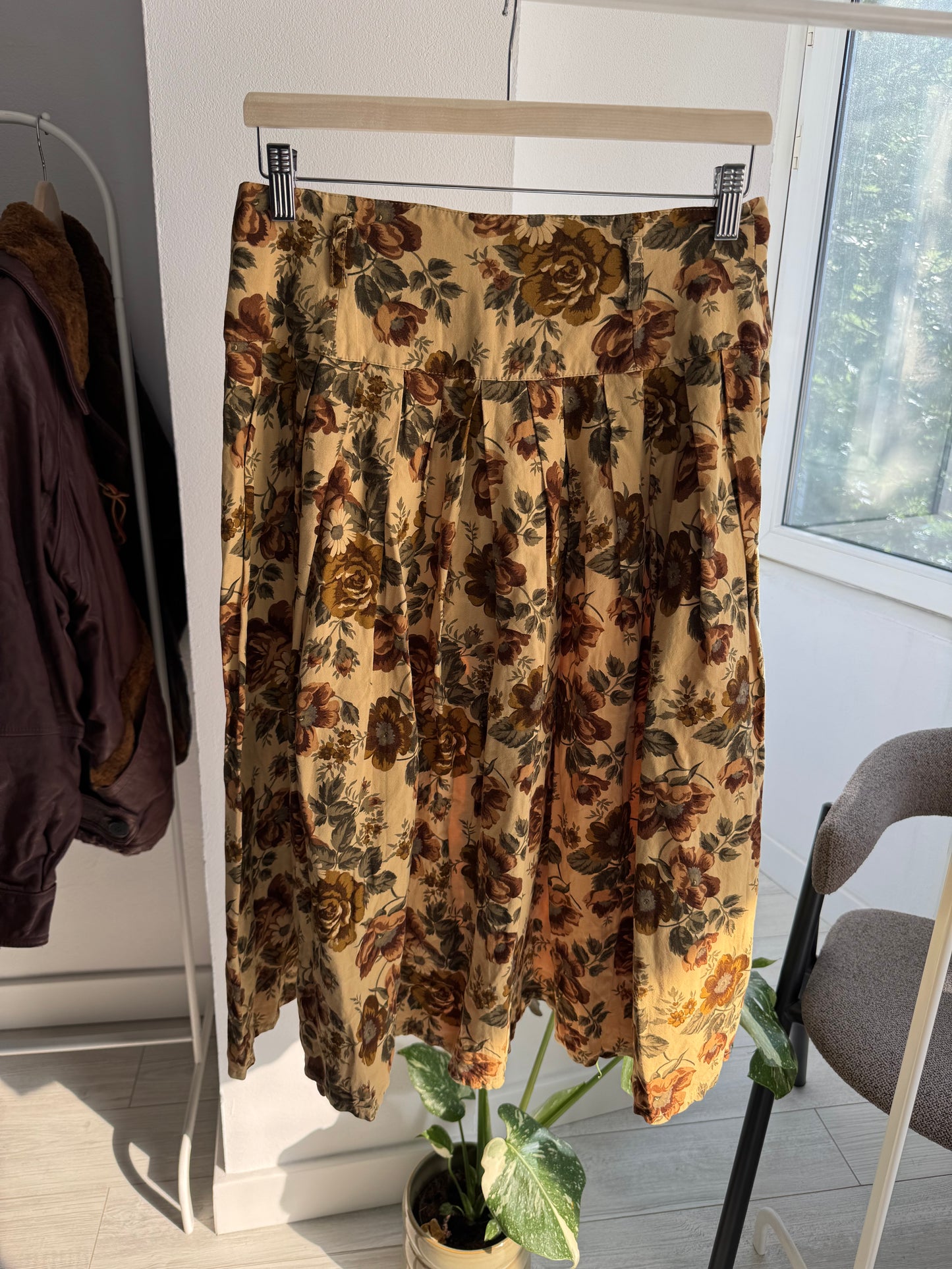 ☀️ Fustă Vintage Floral Printed – M/L Damă