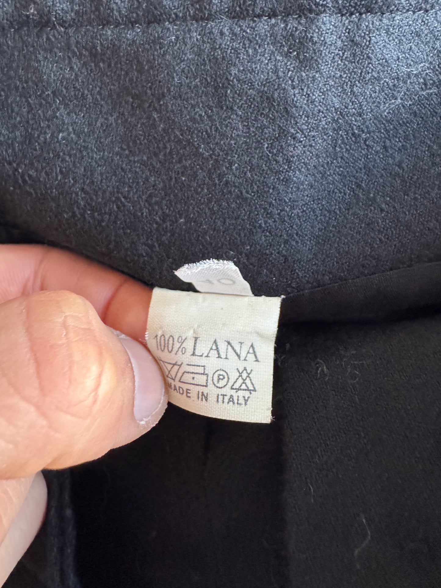 ☕️ Fustă Vintage din Lână Neagră – XS (IT 40)