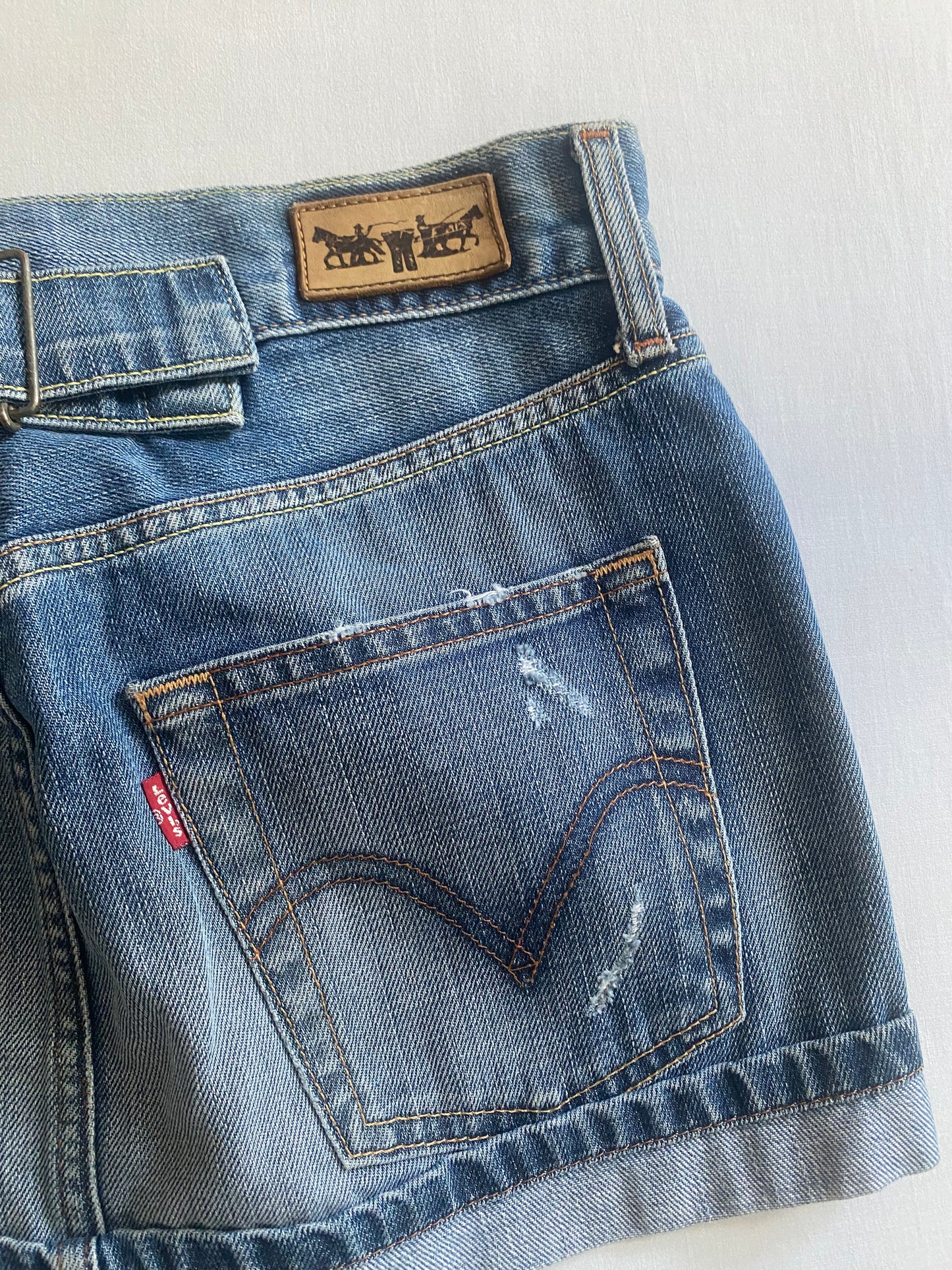 👖 Fustă Mini din Denim Levis Y2K cu Buckle Back – Mărimea S