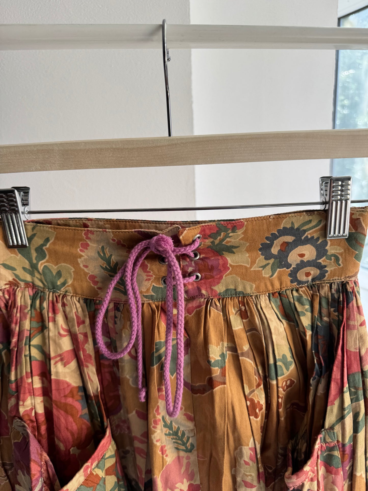 🌸 Fustă Vintage Floral Printed cu Buzunare – EU 36 (XS/S Damă) – Made in Italy