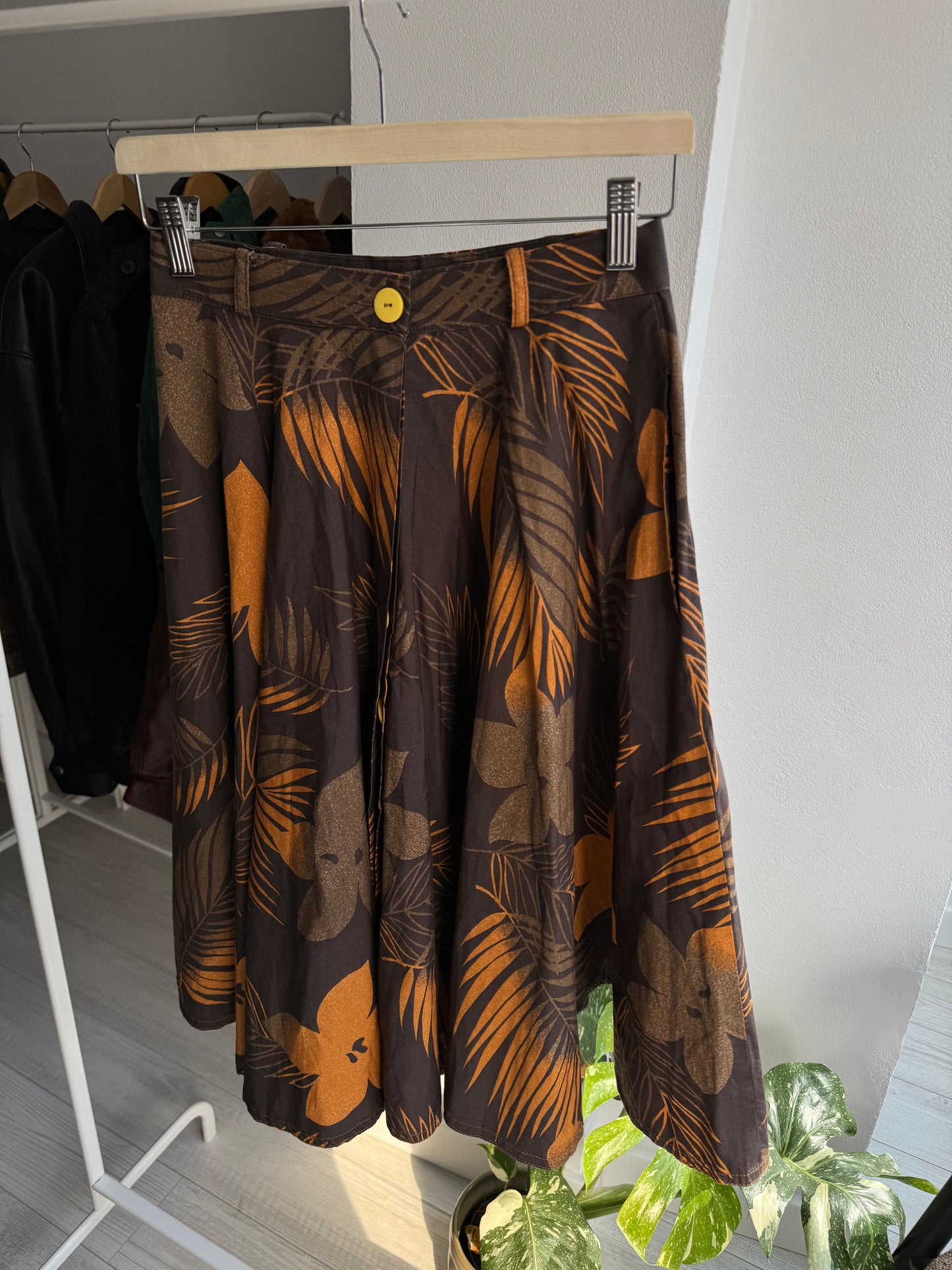🌴 Fustă Vintage Brown Printed – IT 42 (S/M Damă) – Made in Italy