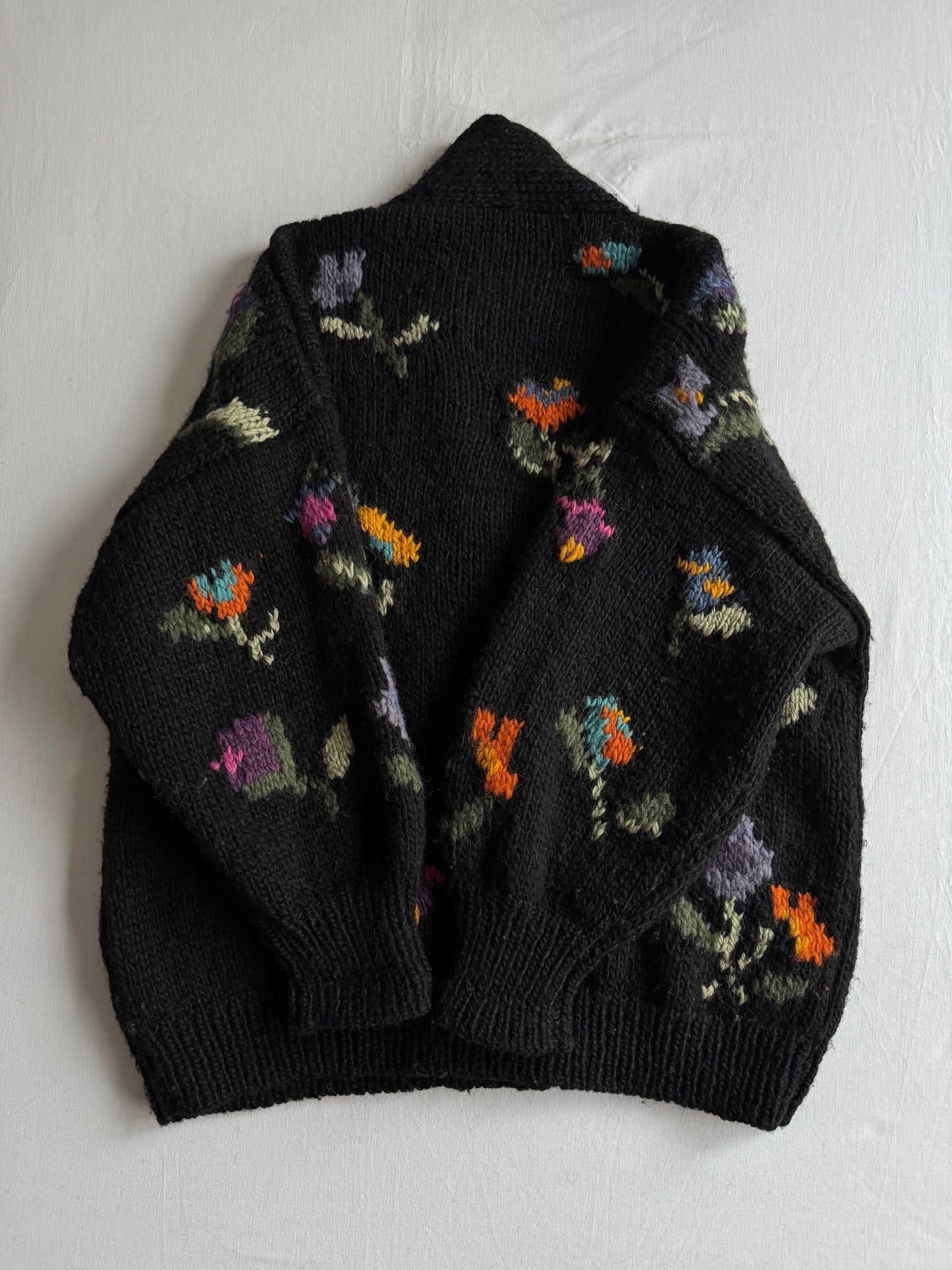 🌼 Cardigan Vintage Damă Negru din Lână cu Broderie Florală – aprox. L