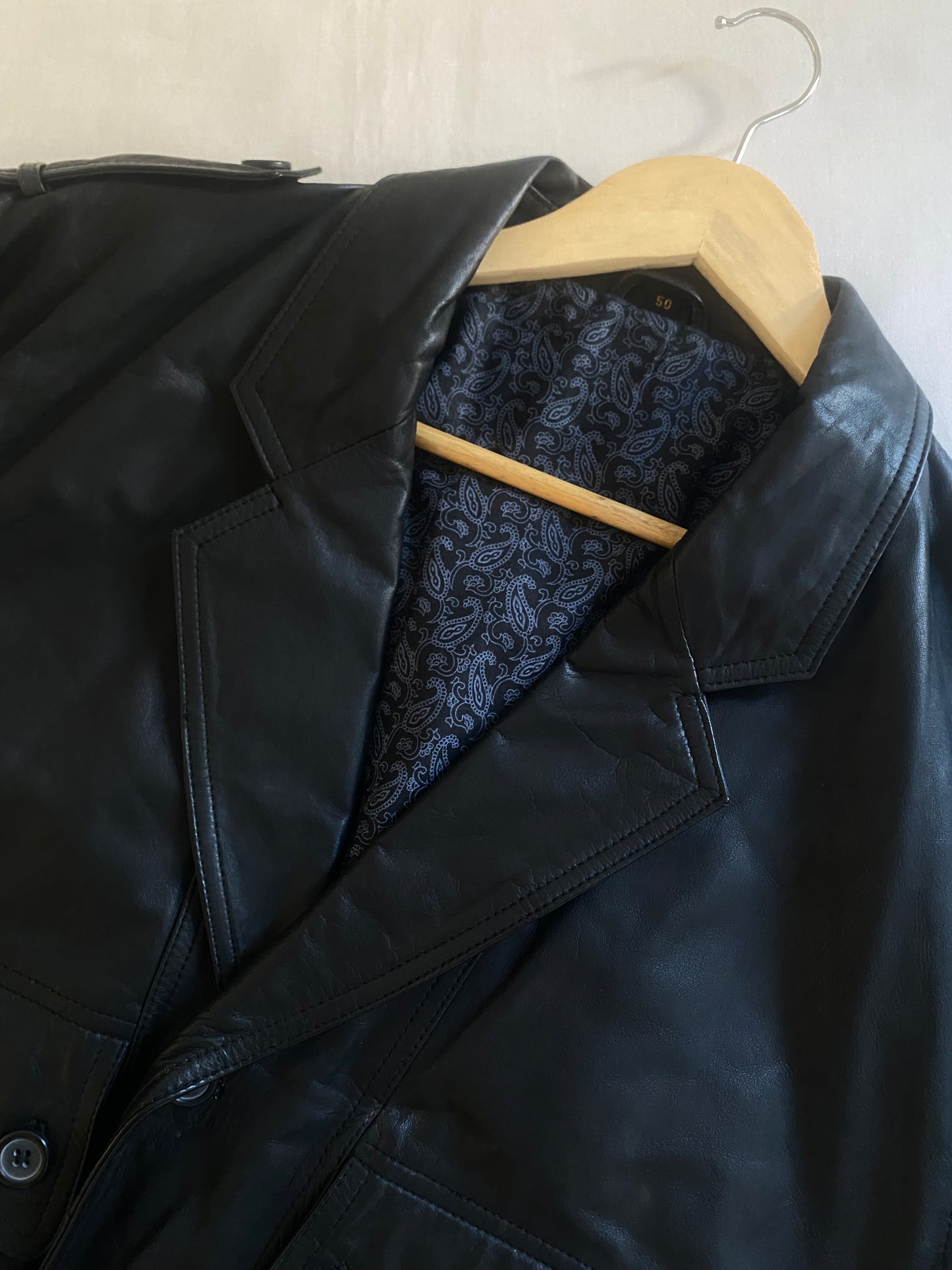 Geacă Vintage din Piele Neagră – Men’s L – Mărime 50