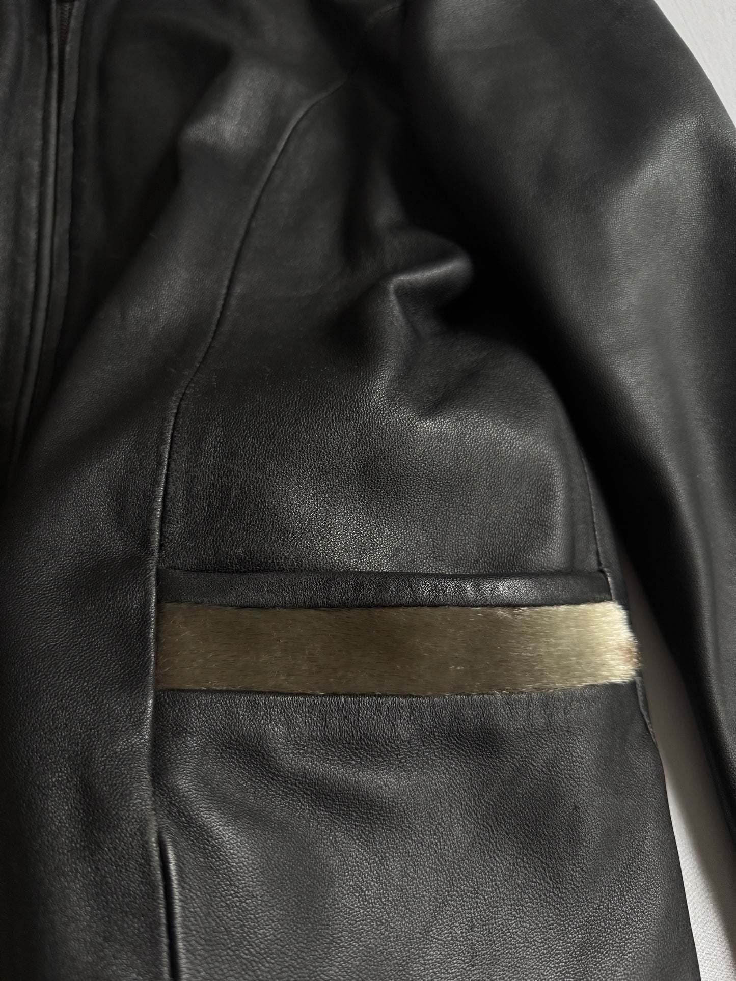 🖤 Geacă Vintage Damă din Piele Neagră cu Aplicații Păr Animal – XXL