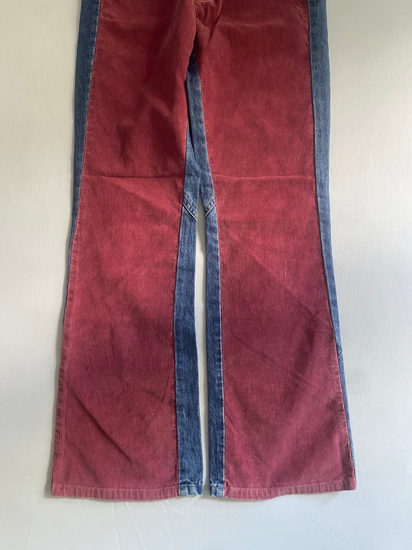 Pantaloni Y2K mix denim & catifea roșie – bootcut, mărime EU 36 (S)