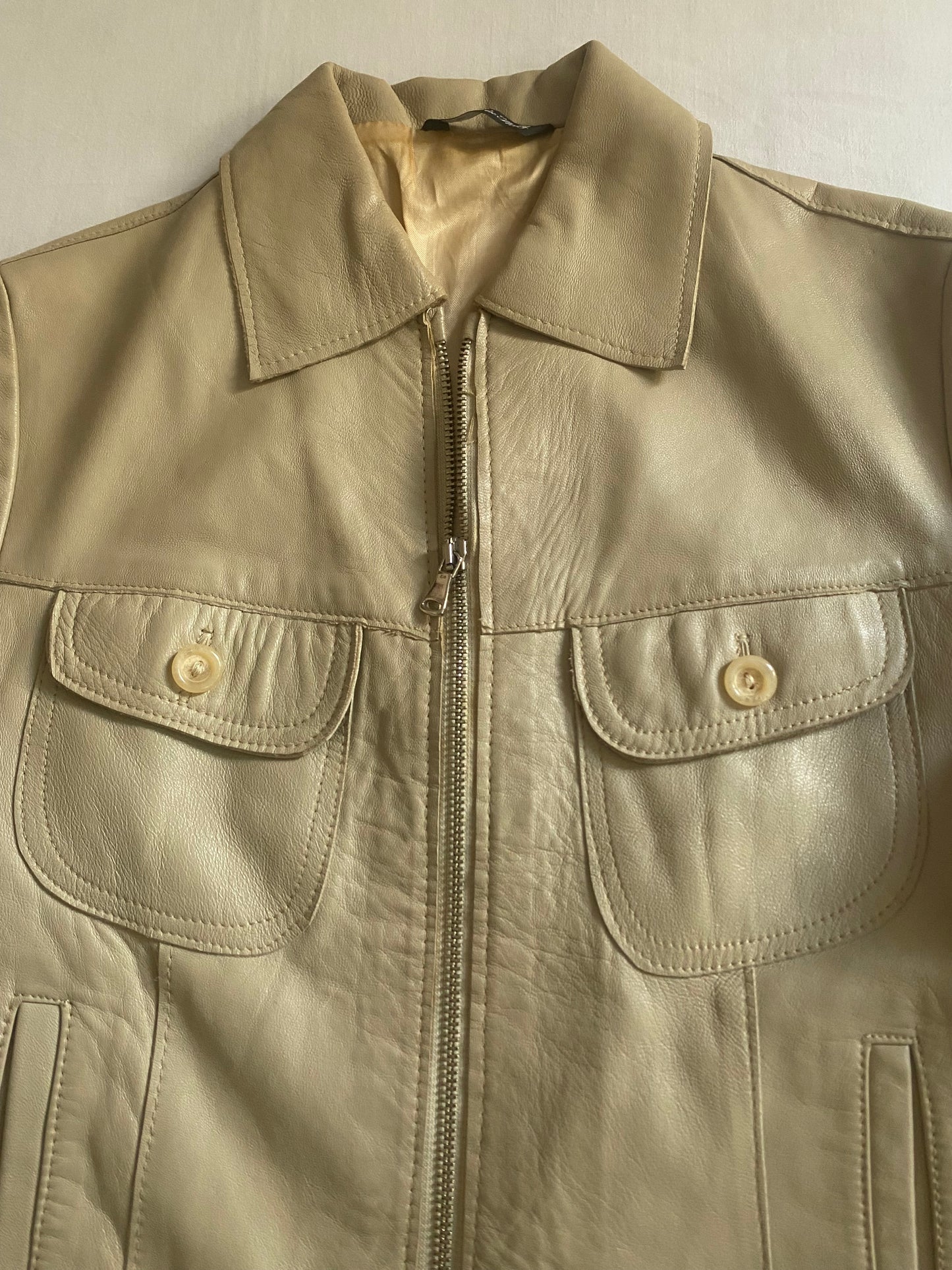 🧥 Geacă Vintage din Piele Crem – Made in Italy, Guler Stil Anii '70 – Mărimea S Femei