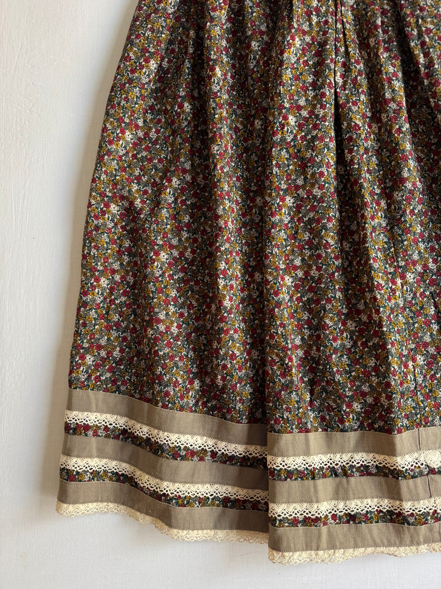 💐 Fustă Vintage din Lână cu Imprimeu Floral – S (IT 42)