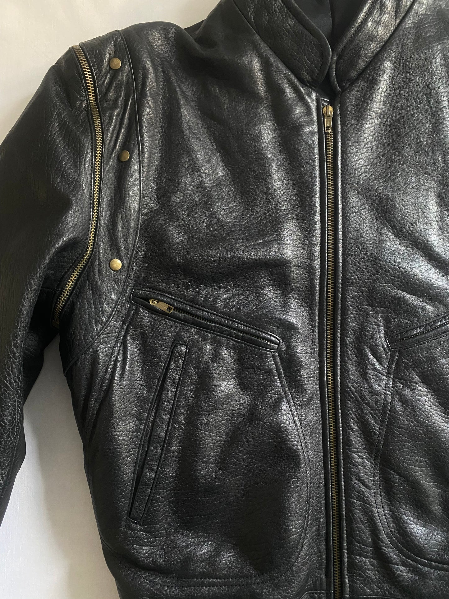 Geacă Vintage Neagră din Piele – Mâneci Detașabile, Made in Italy