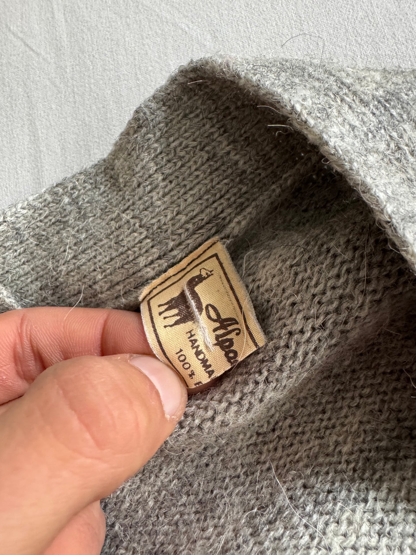 🦙 Cardigan Gri Fuzzy 100% Baby Alpaca – Handmade în Peru – Mărimea M