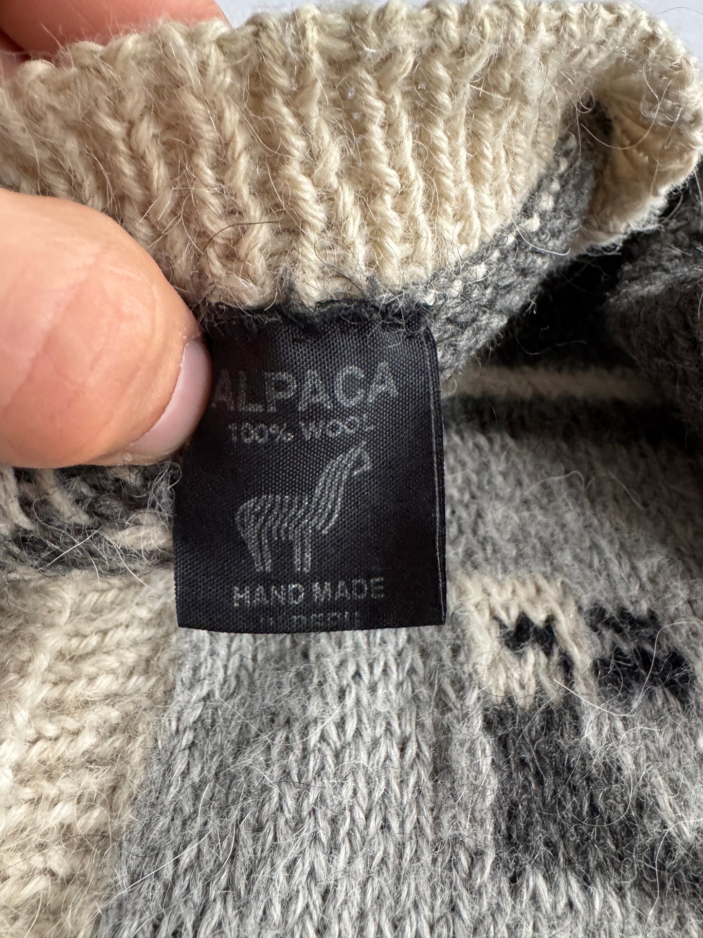 🧶 Cardigan Vintage Damă din Alpaca cu Model Etnic – aprox. M / L
