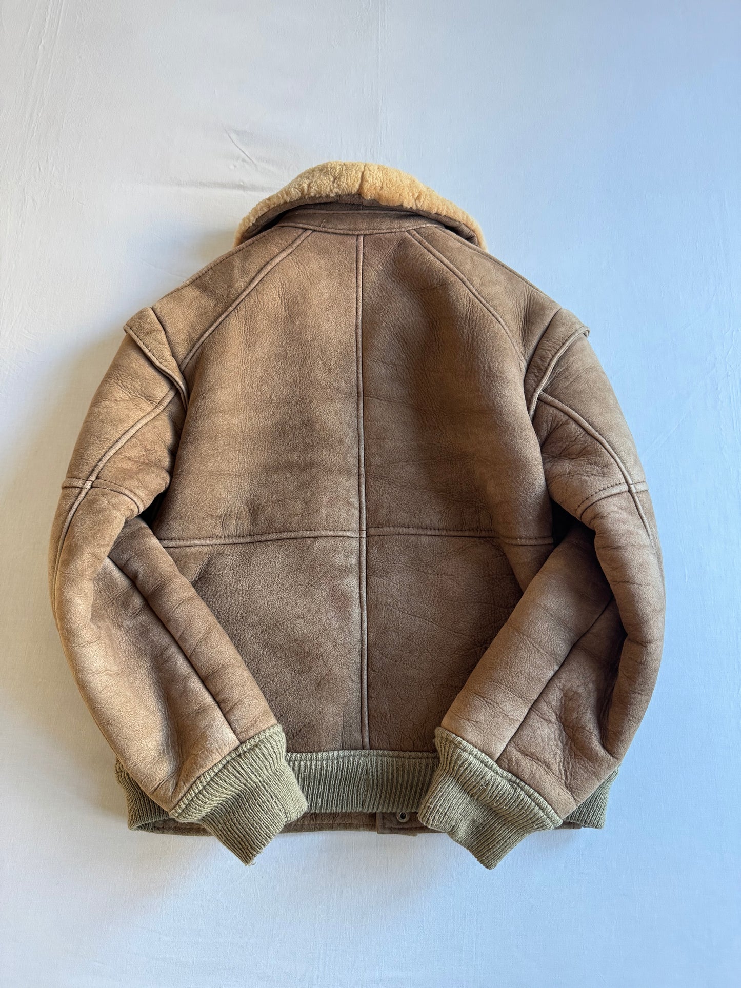 🐑 Geacă Vintage din Shearling Natural Maro Deschis – M (Cropped Bomber Fit)