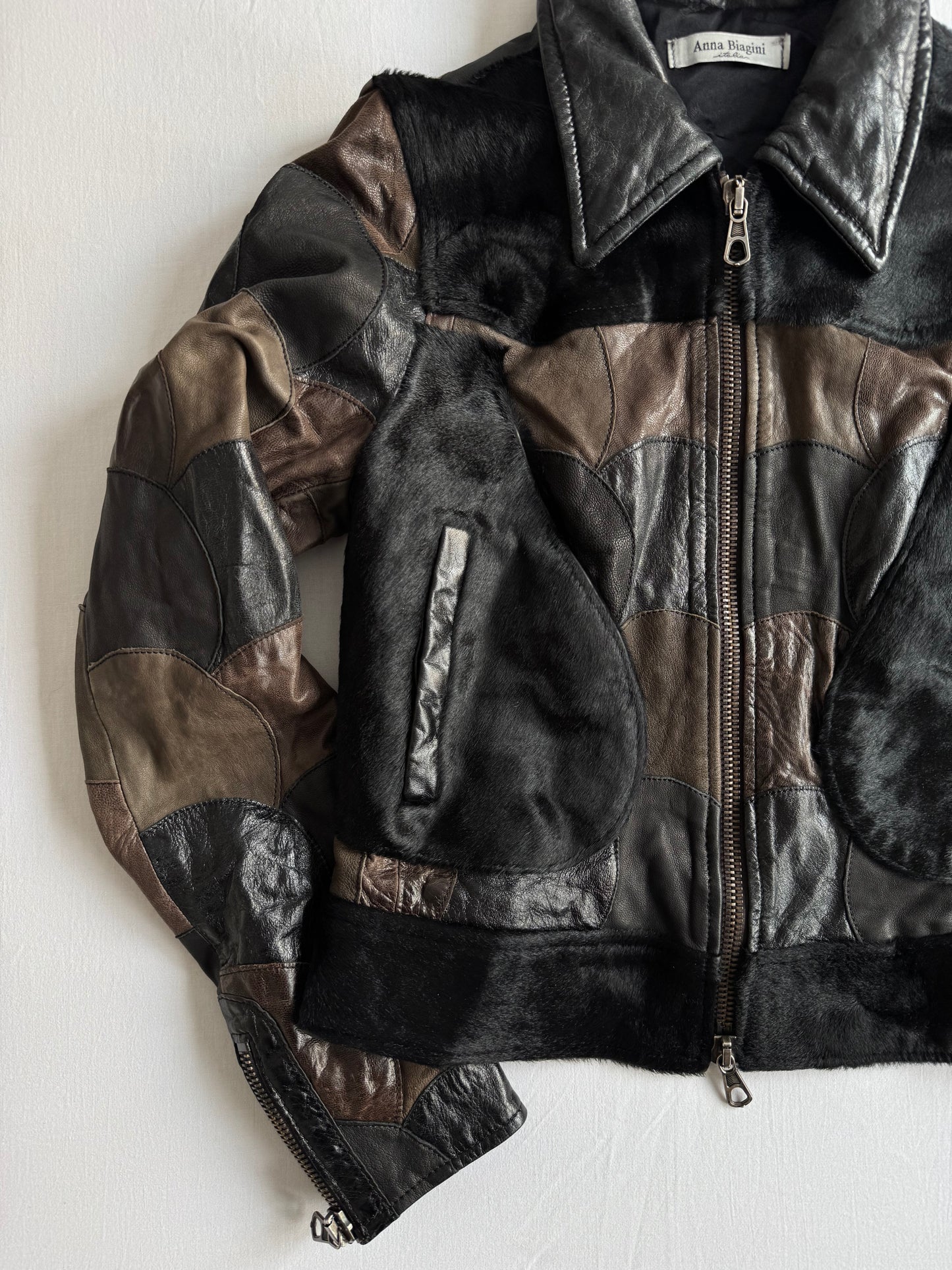 🐮 Jachetă Y2K Patchwork din Piele și Păr de Vacă – IT 44 (S Damă)