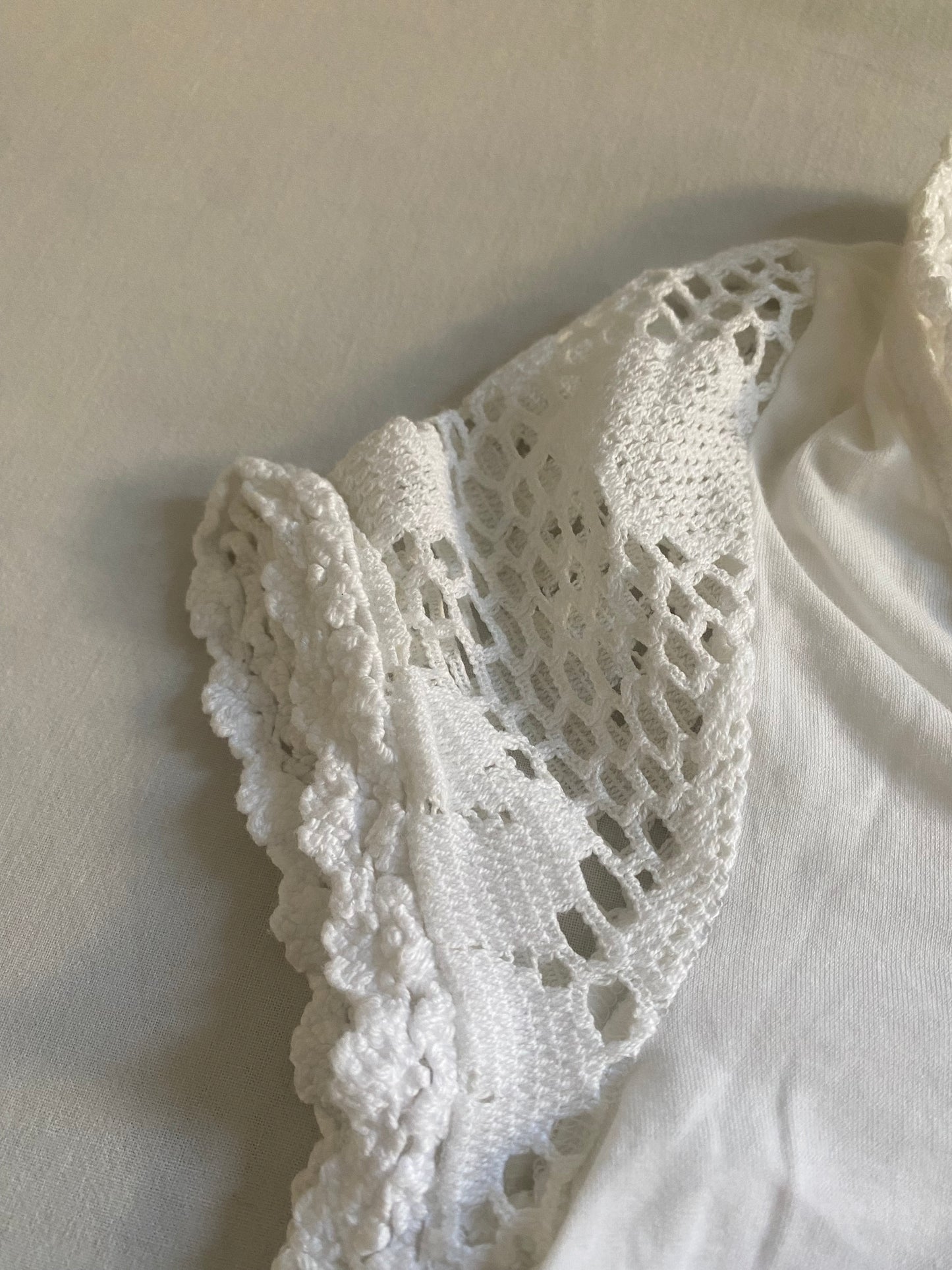 Y2K Dolce & Gabbana White U Neck Crotched Sleeves Top