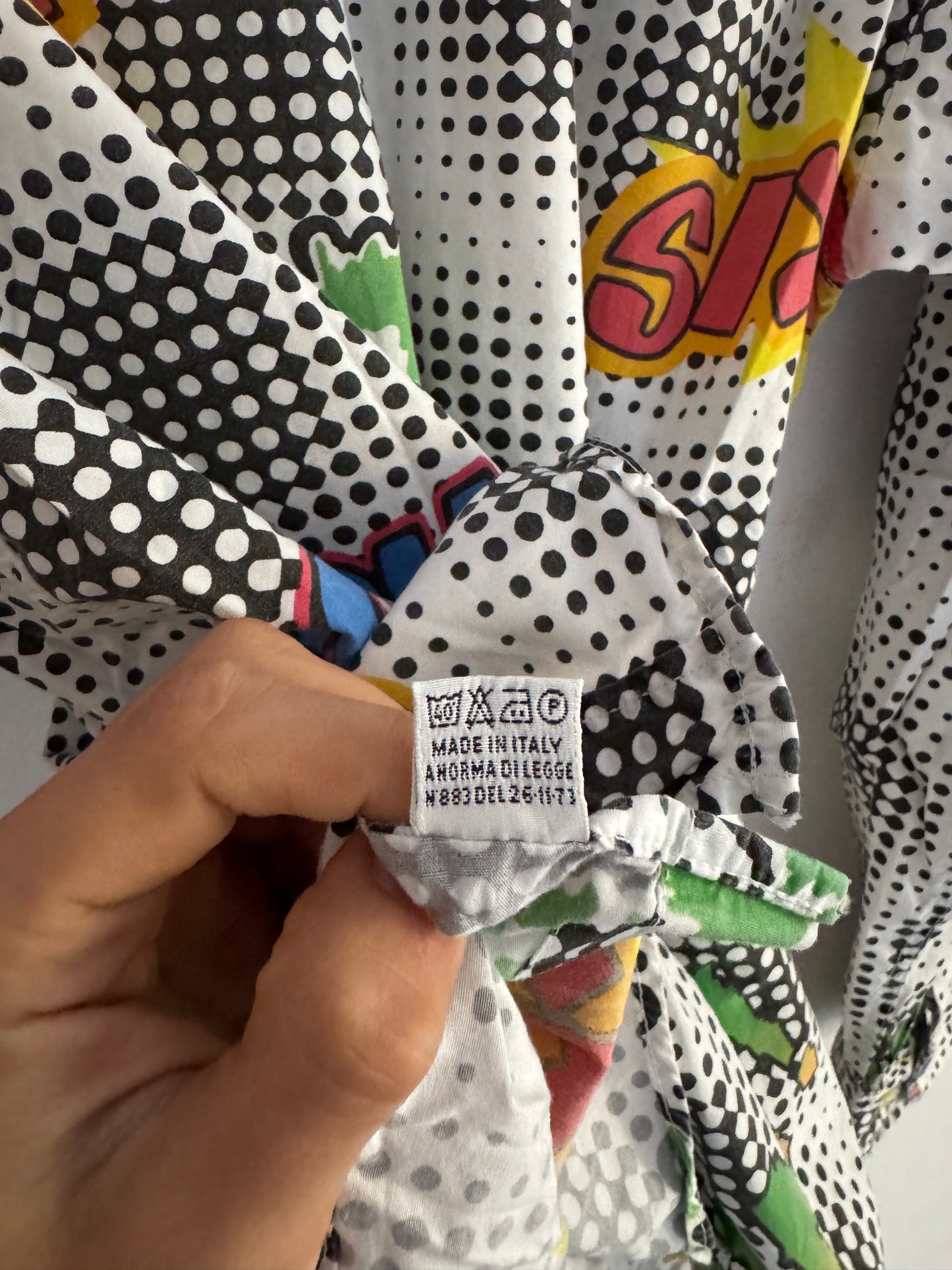 👕 Cămașă Energie cu imprimeu all-over alb-negru – Mărimea L – Made in Italy