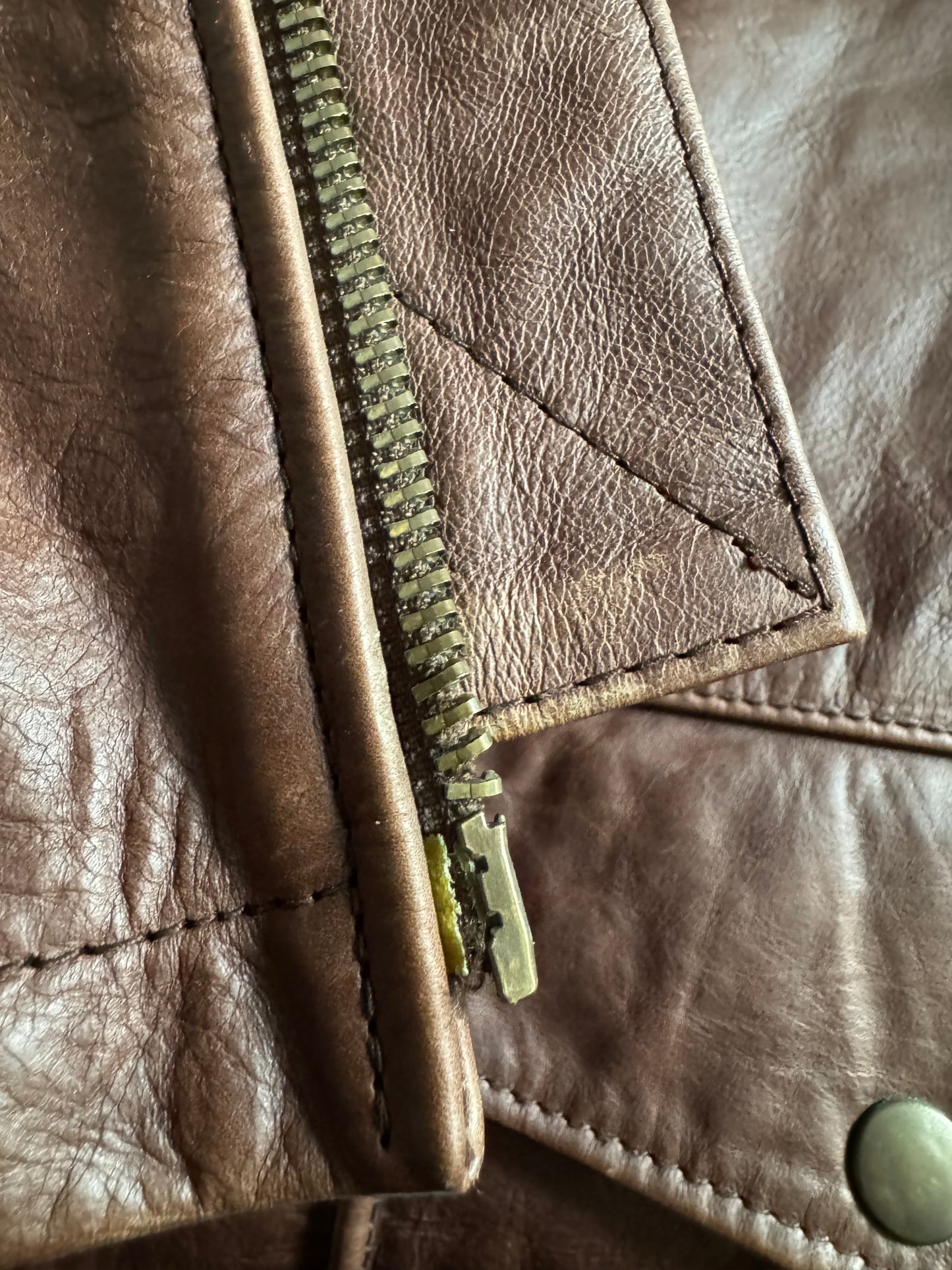 🧥 Geacă Vintage din Piele Maro cu Guler și Căptușeală Detasabilă din Faux Shearling – Mărime M (Made in Italy)