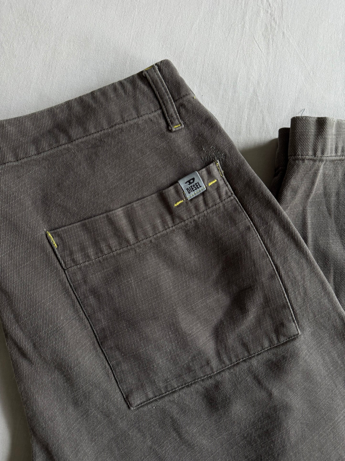 🪖 Y2K Diesel Military Green Field Trousers – Size US 34