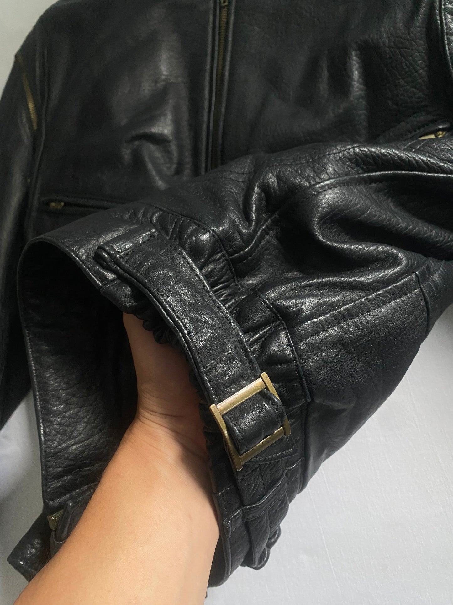 Geacă Vintage Neagră din Piele – Mâneci Detașabile, Made in Italy